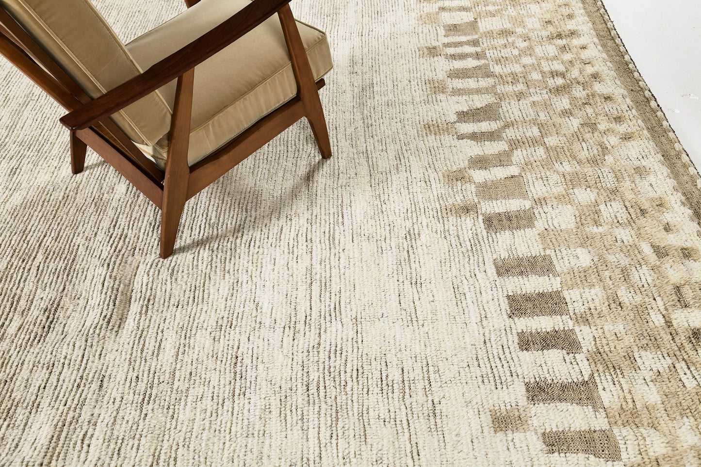 Modern Rug Image 998 Anamar, Atlas Collection