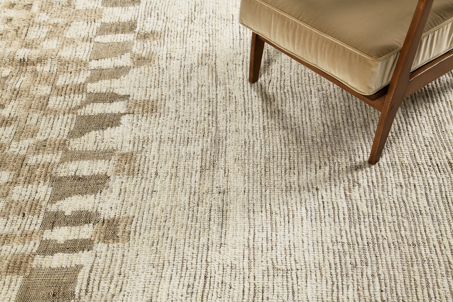 Modern Rug Image 996 Anamar, Atlas Collection