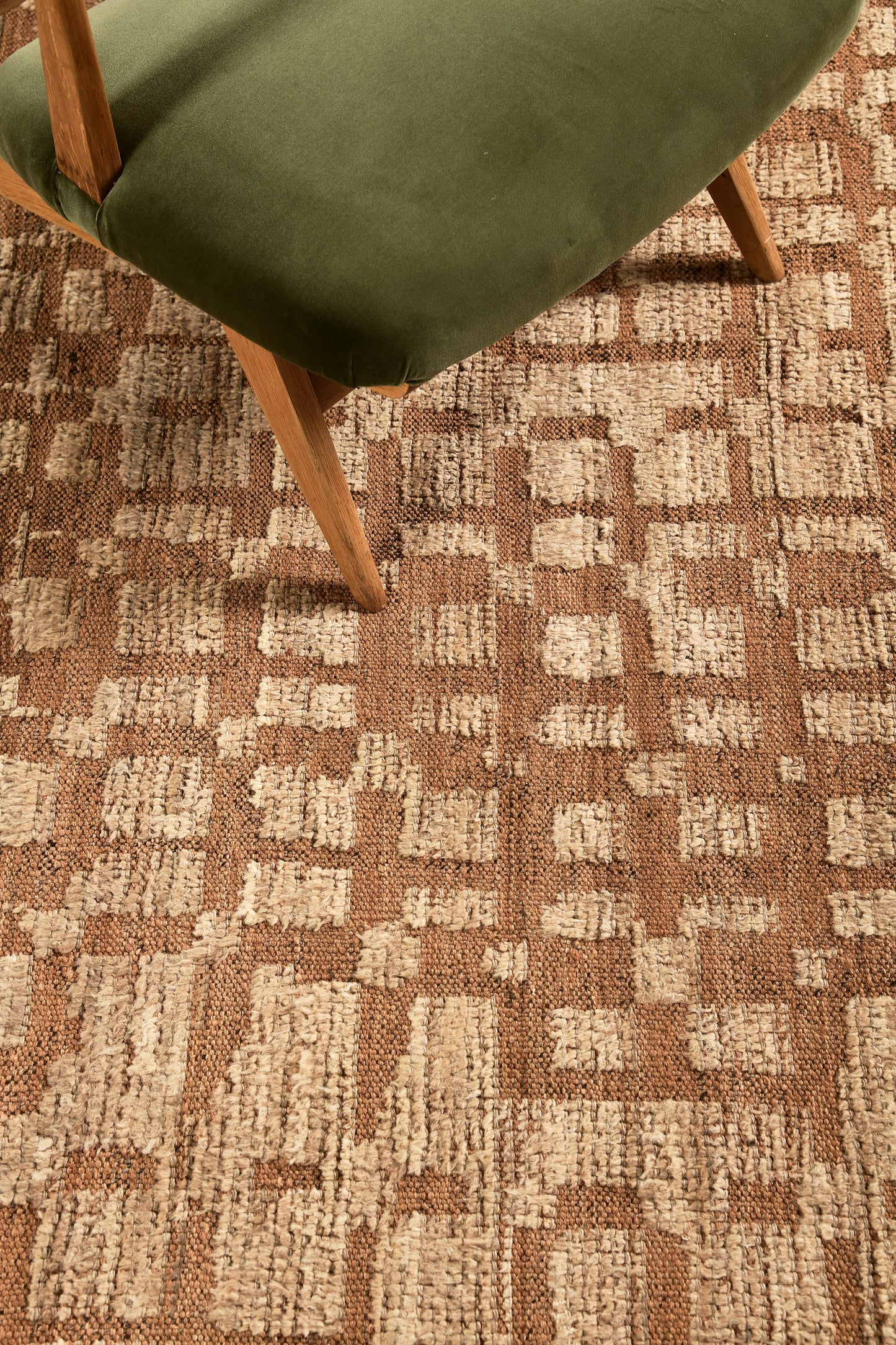 Modern Rug Image 1117 Anzade, Atlas Collection