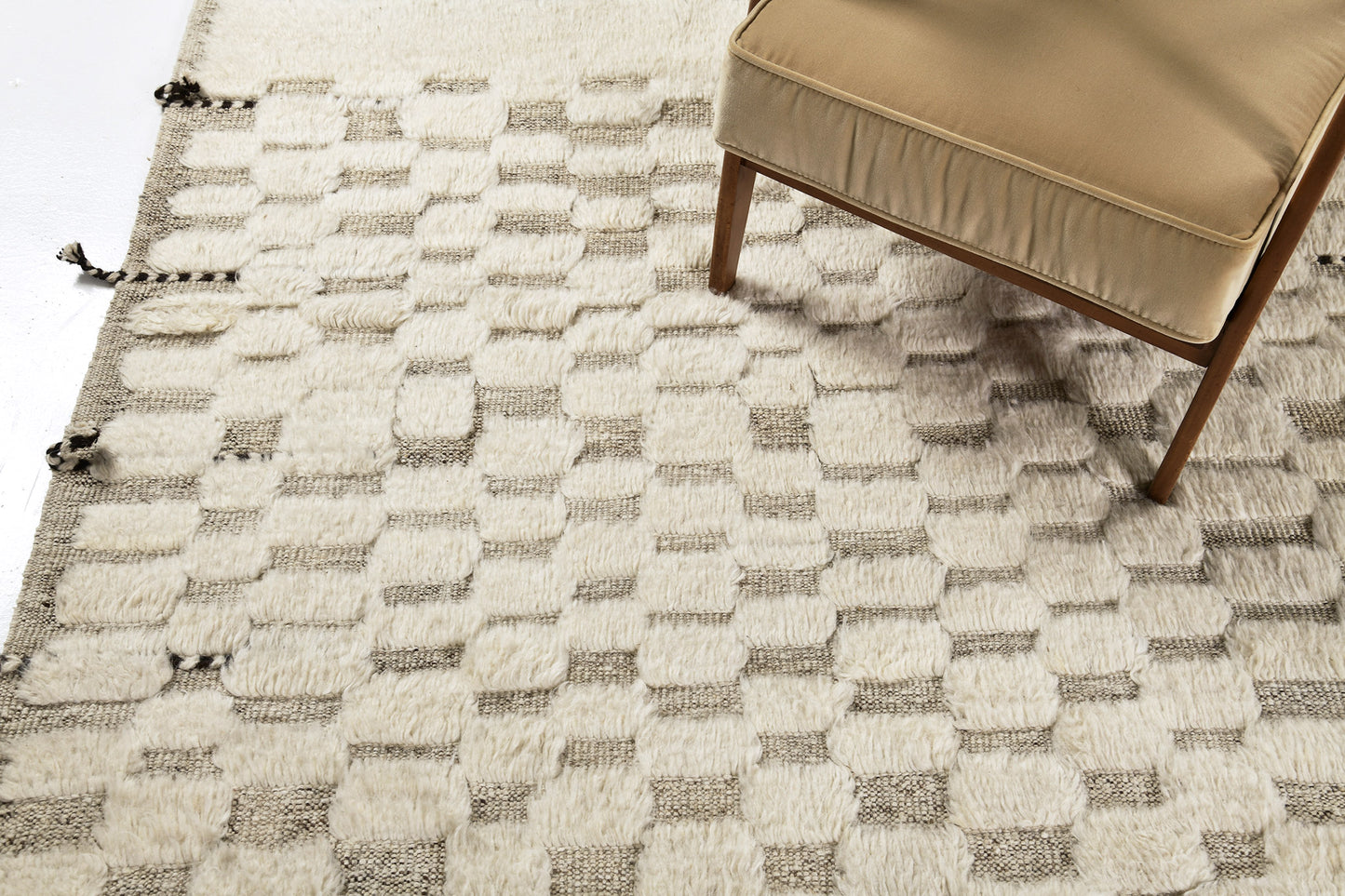 Modern Rug Image 10225 Sirocco, Haute Bohemian