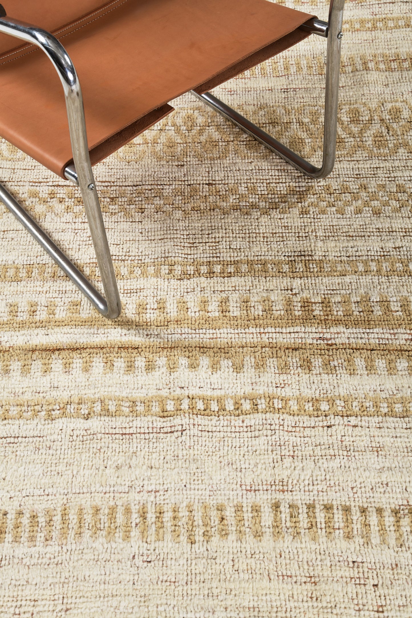 Modern Rug Image 1128 Apranik, Kust Collection
