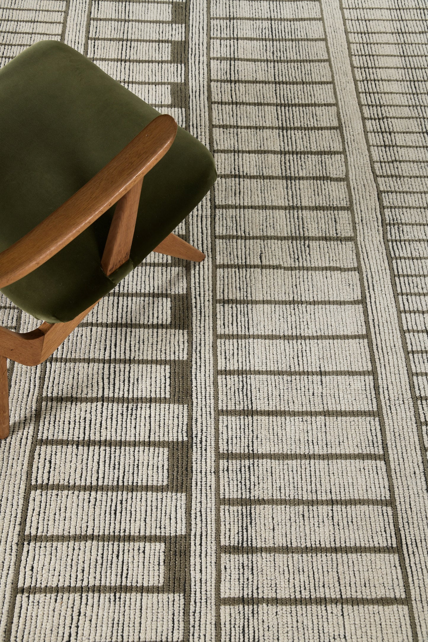 Modern Rug Image 8888 Nebbiolo, Estancia Collection