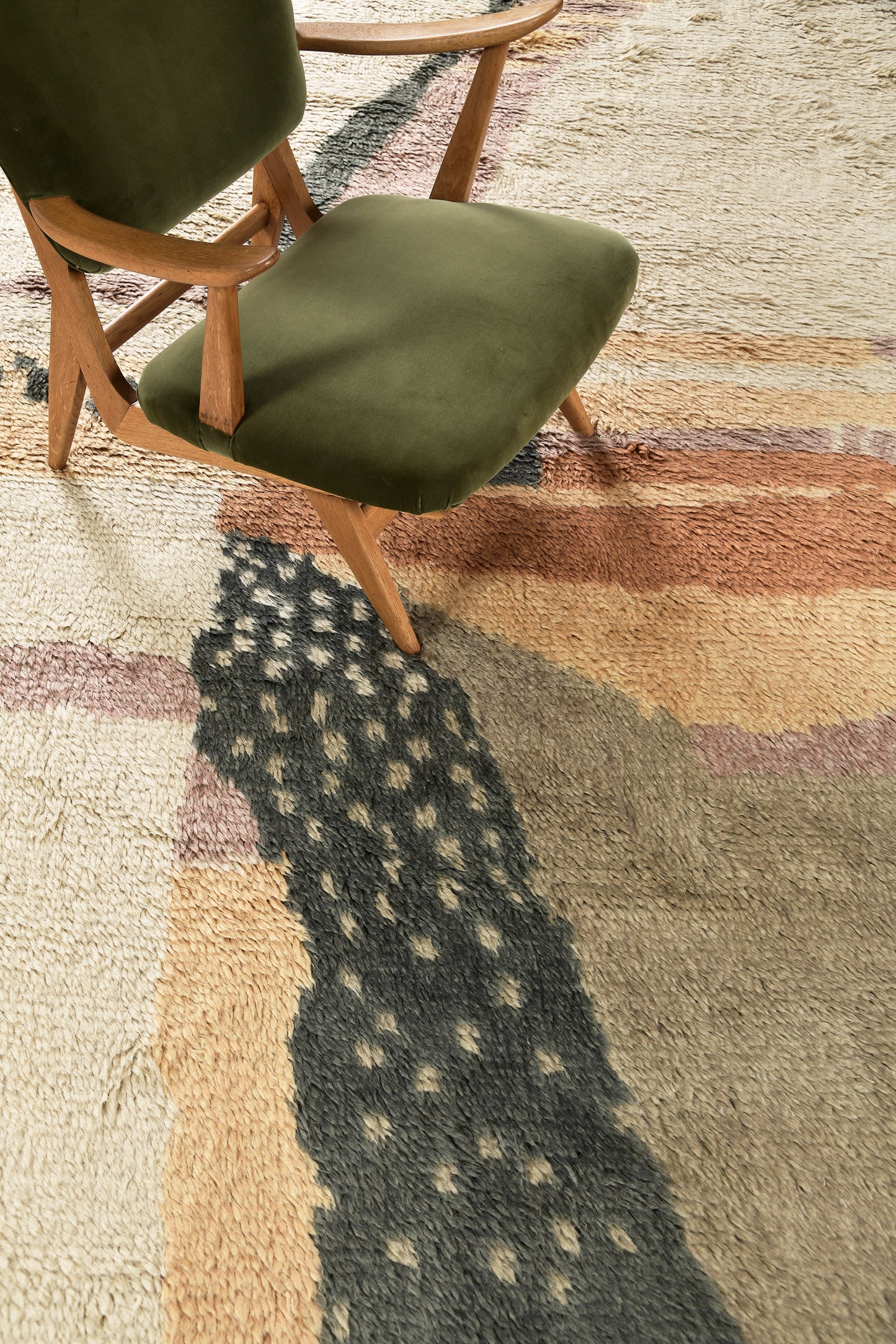 Modern Rug Image 1073 Anisah, Oasis Collection