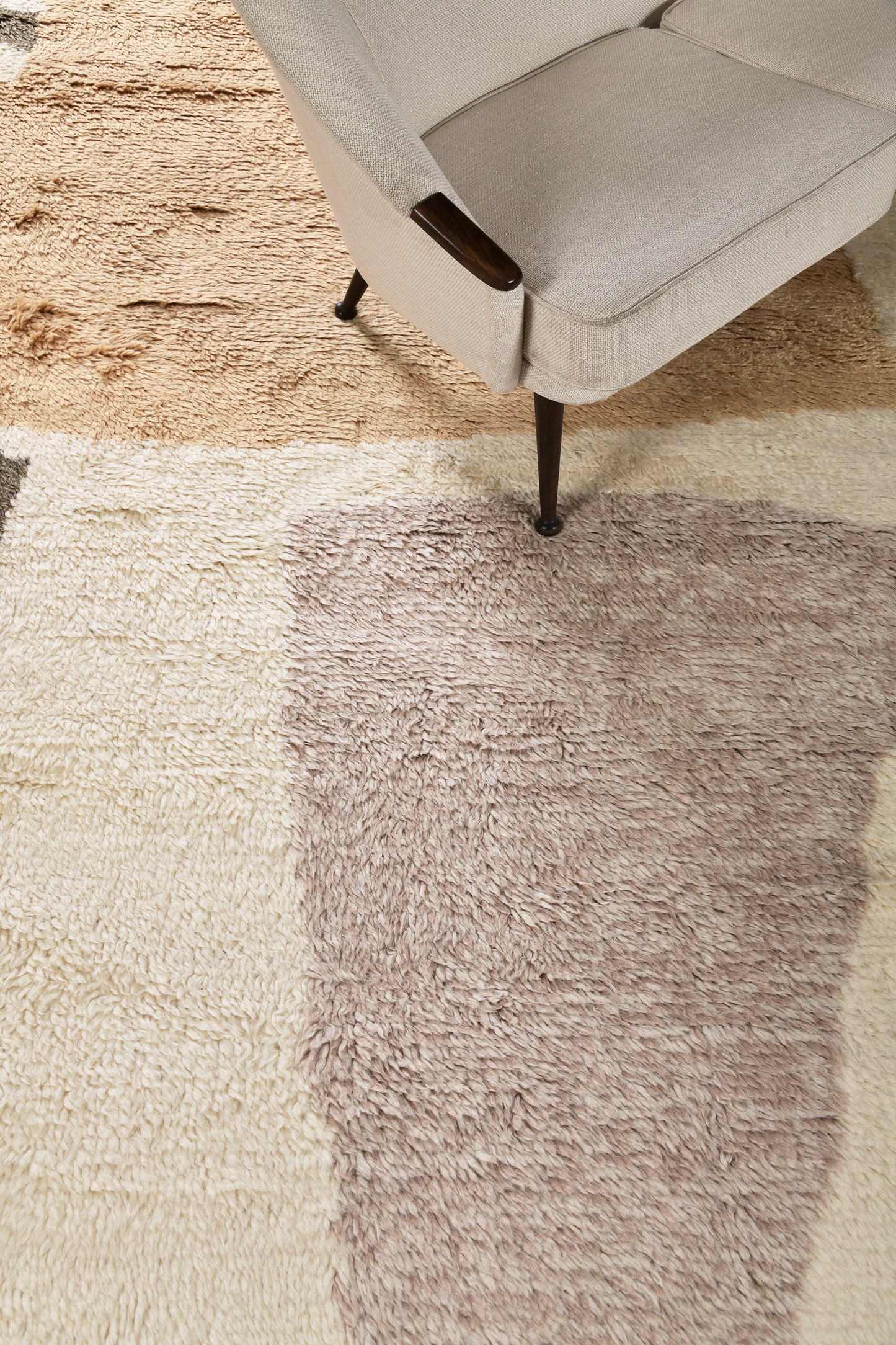 Modern Rug Image 4149 Figuig, Oasis Collection