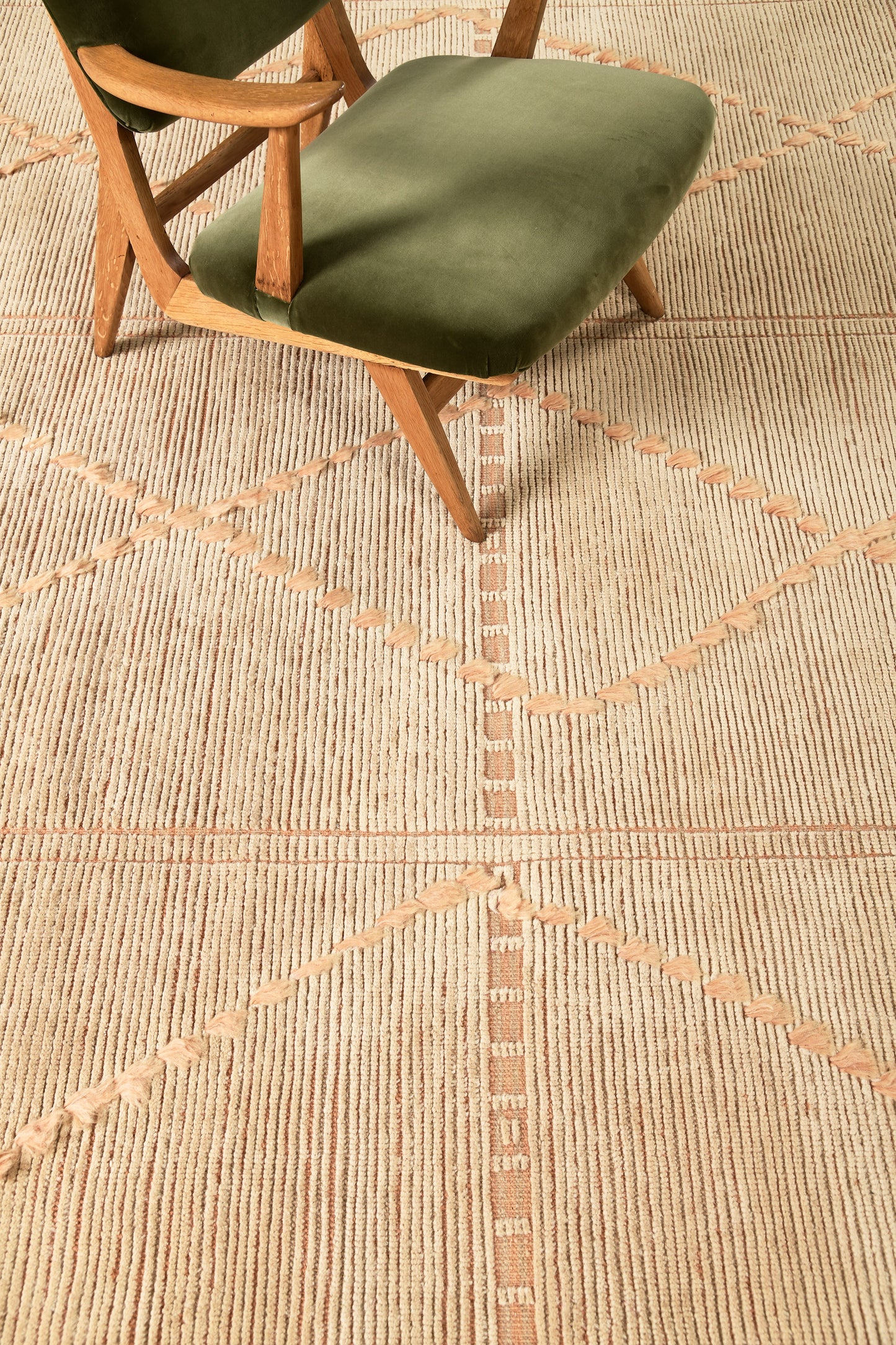 Modern Rug Image 9783 Sangiovese, Estancia Collection