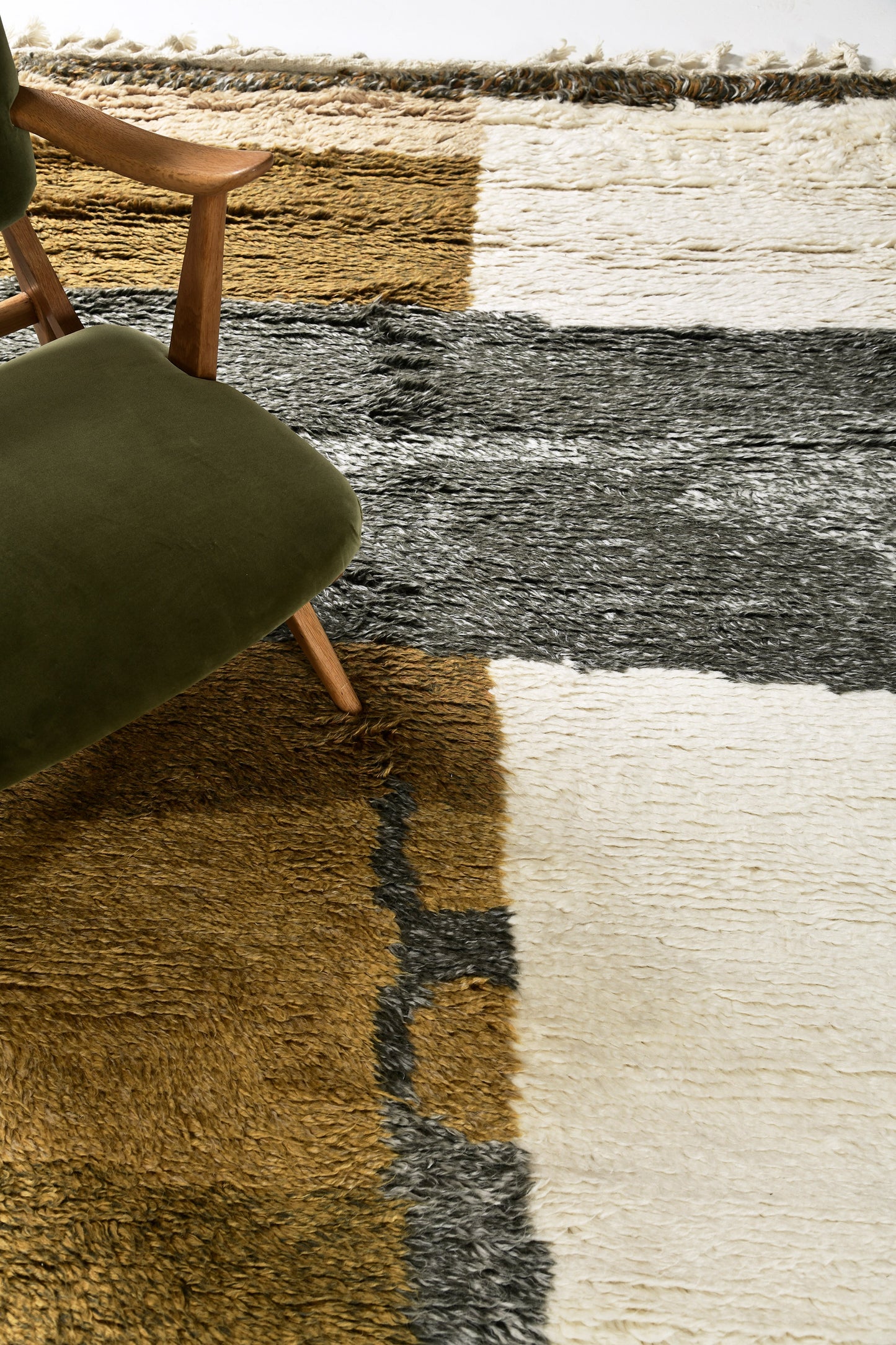 Modern Rug Image 5639 Jorja, Atlas Collection