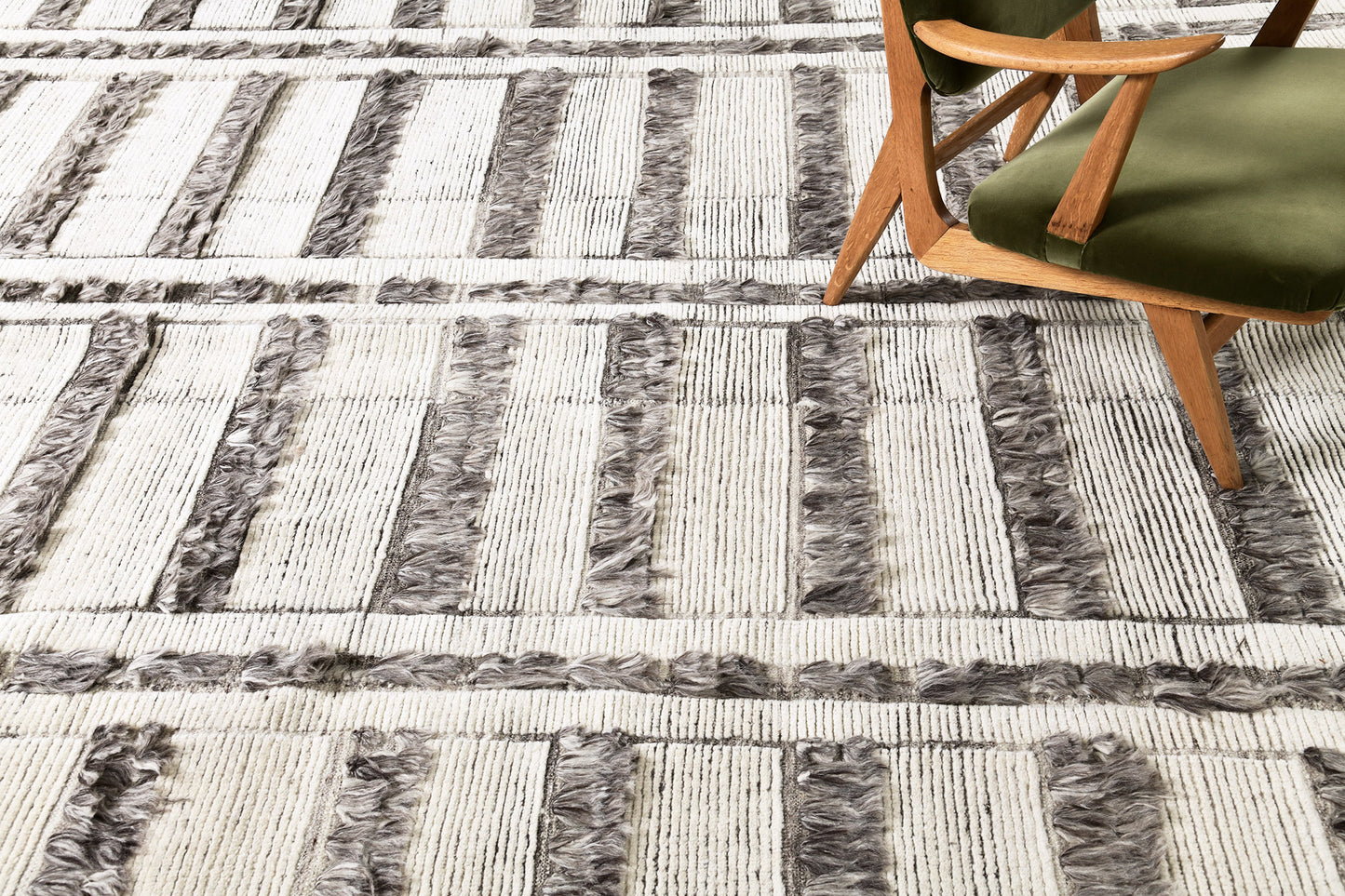 Modern Rug Image 2633 Colombard, Estancia Collection