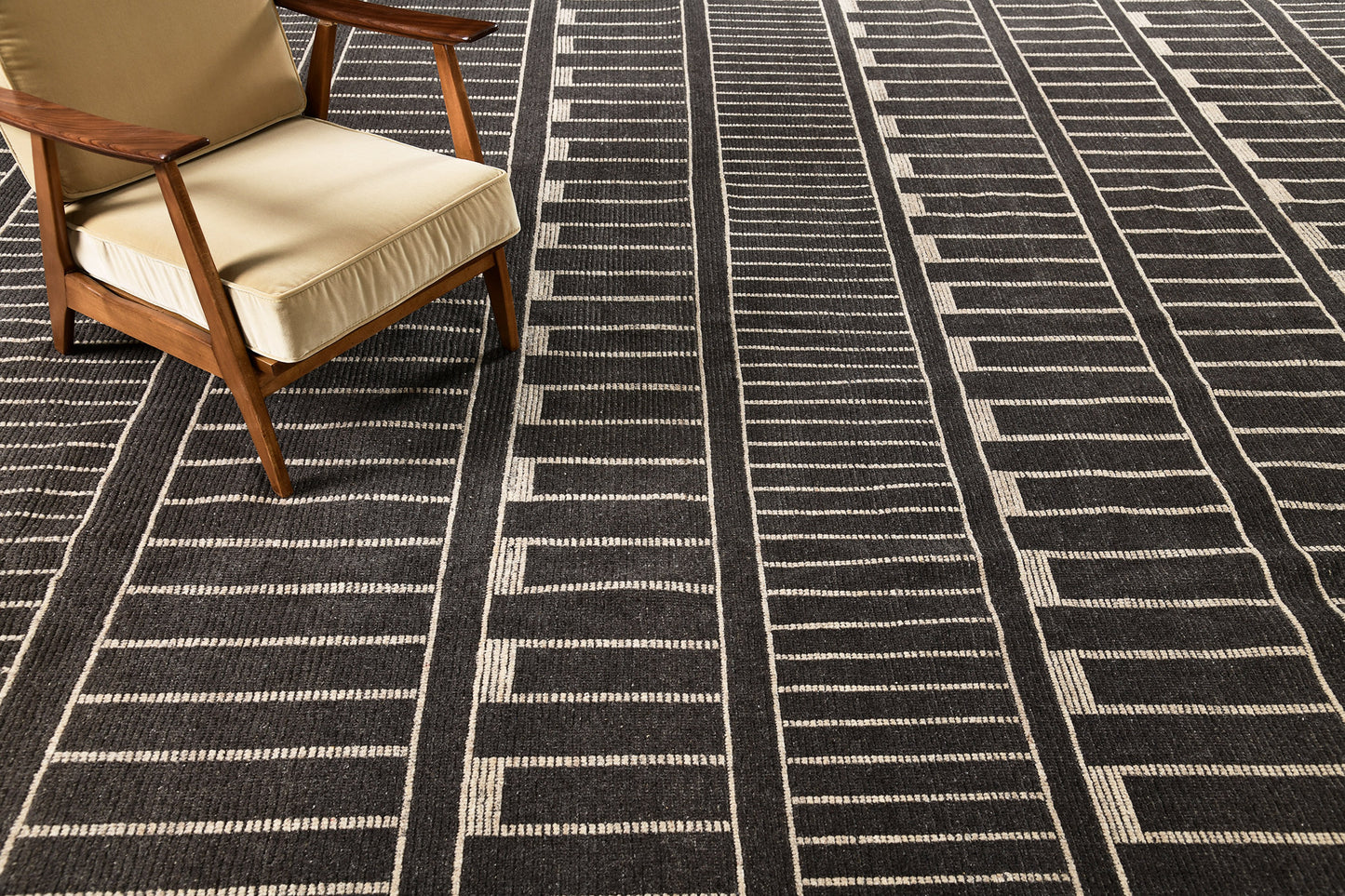 Modern Rug Image 8841 Nebbiollo, Estancia Collection