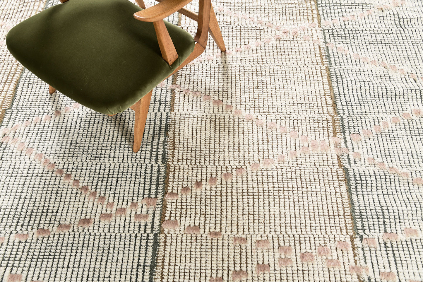 Modern Rug Image 6587 Malvasia, Estancia Collection