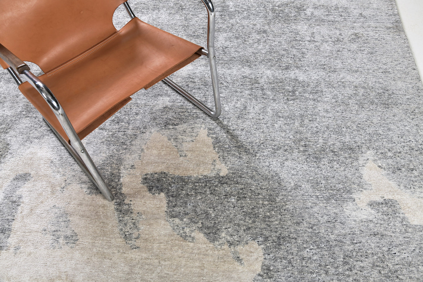 Modern Rug Image 5711 Junmai Daiginho, Yokai Collection