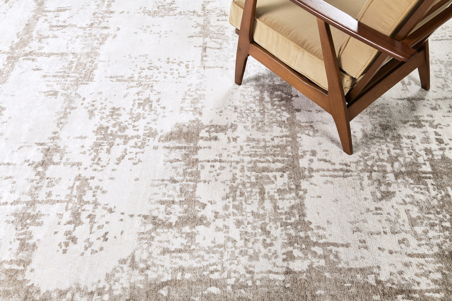 Modern Rug Image 2955 Enenra, Yokai Collection