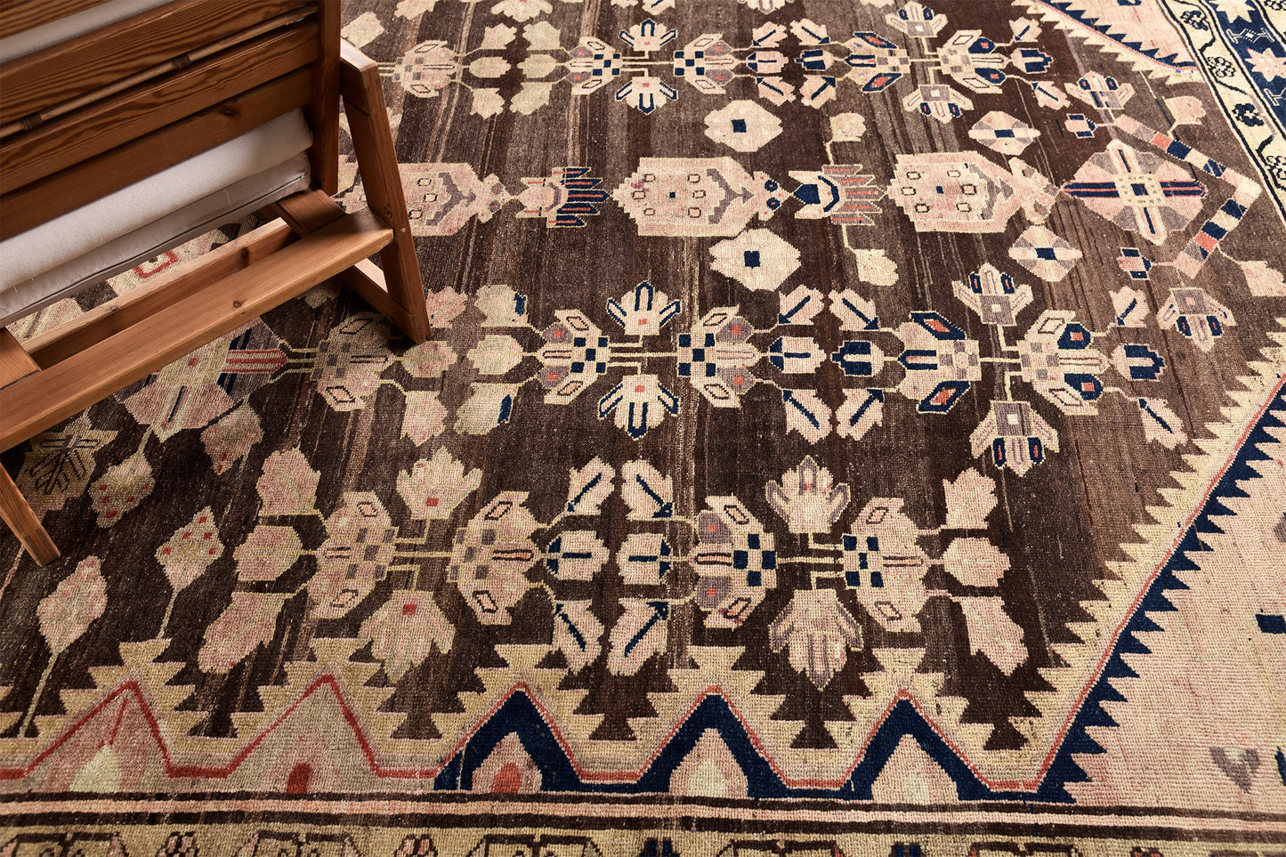 Persian Rug 144 Antique Persian Bakhtiar