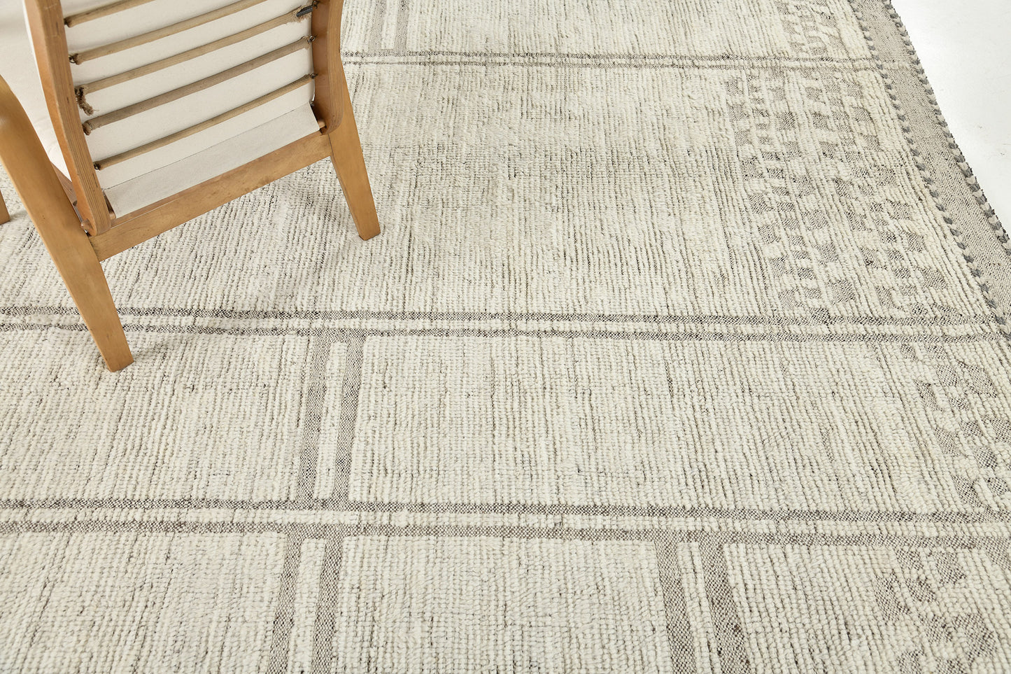 Modern Rug Image 6778 Meddur, Nomad Collection
