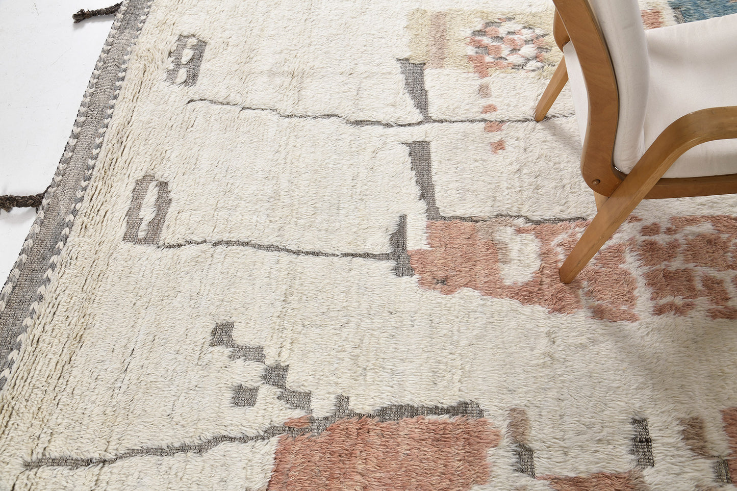 Modern Rug Image 6905 Meliska, Atlas Collection