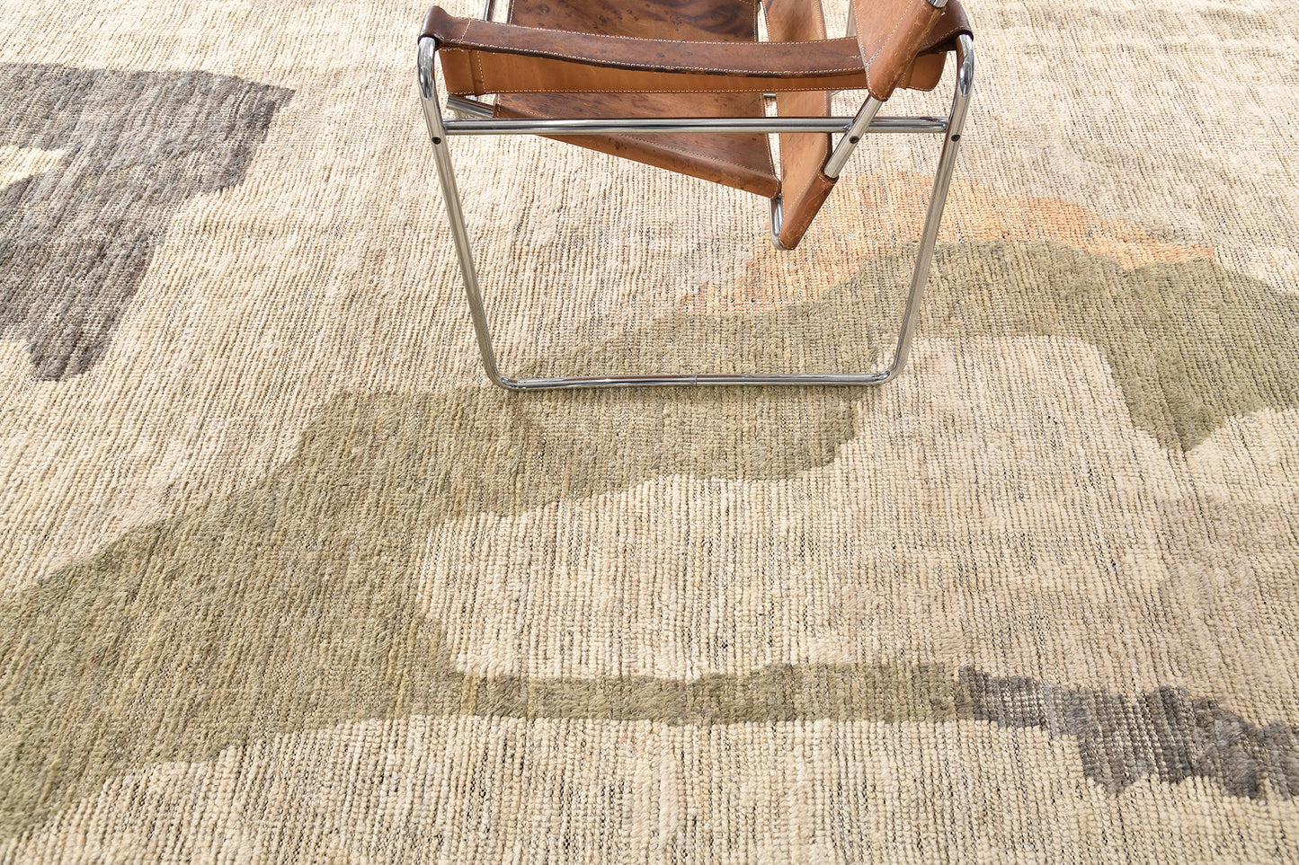 Modern Rug Image 6486 Maknes, Atlas Collection