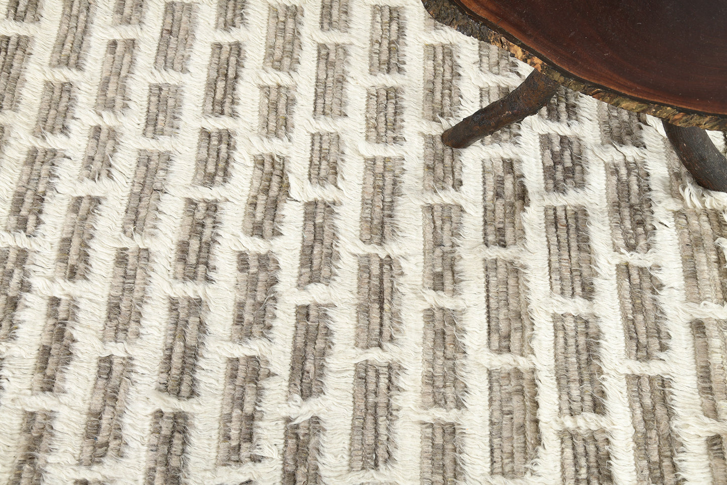 Modern Rug Image 3272 Ahina, Sahara Collection