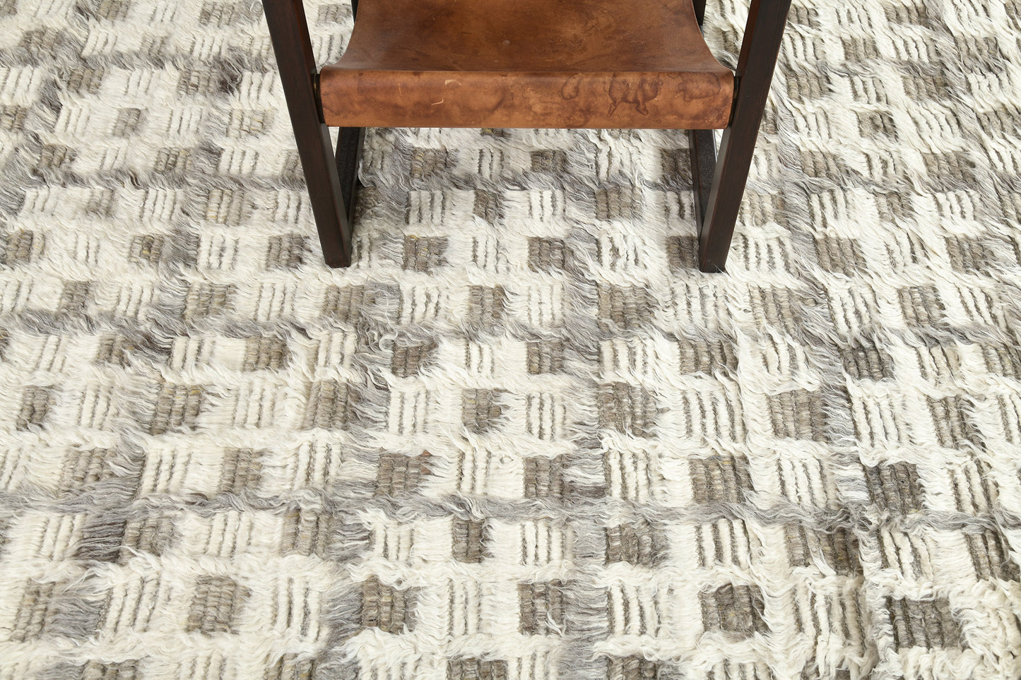 Modern Rug Image 7131 Miha, Sahara Collection