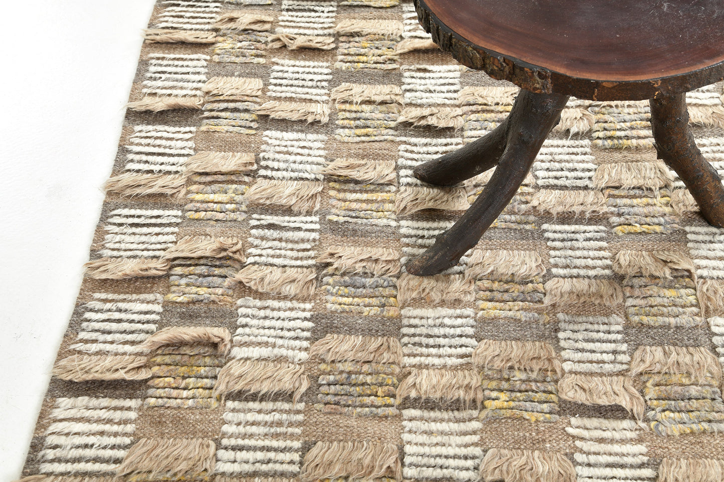 Modern Rug Image 3337 Amia, Sahara Collection