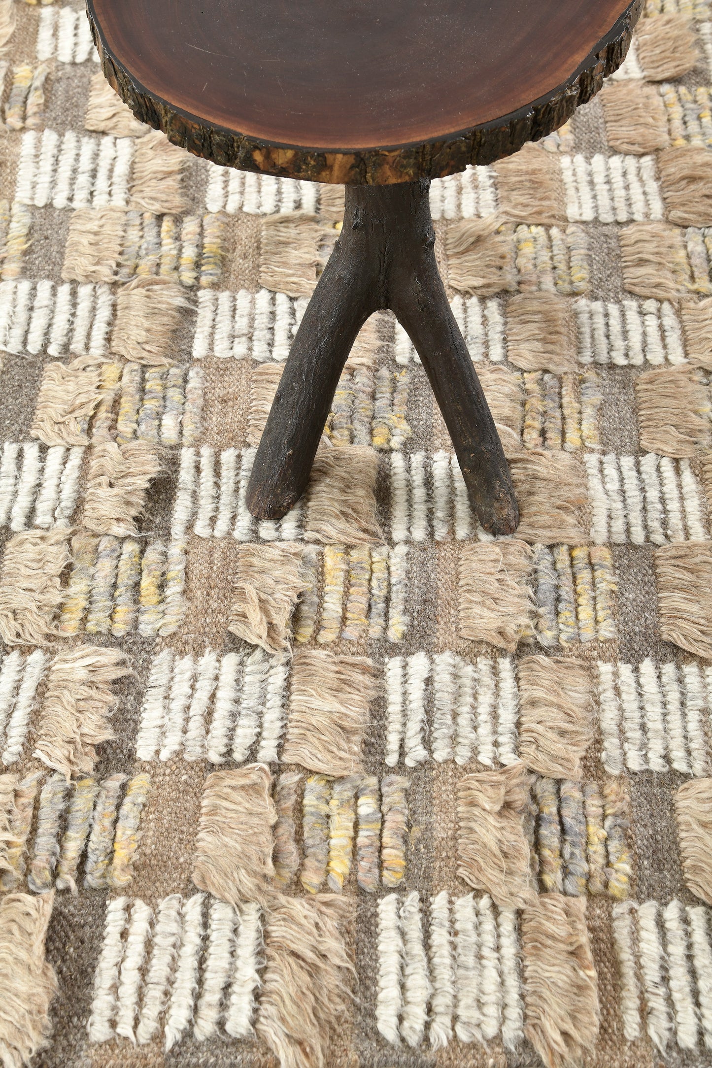 Modern Rug Image 3334 Amia, Sahara Collection