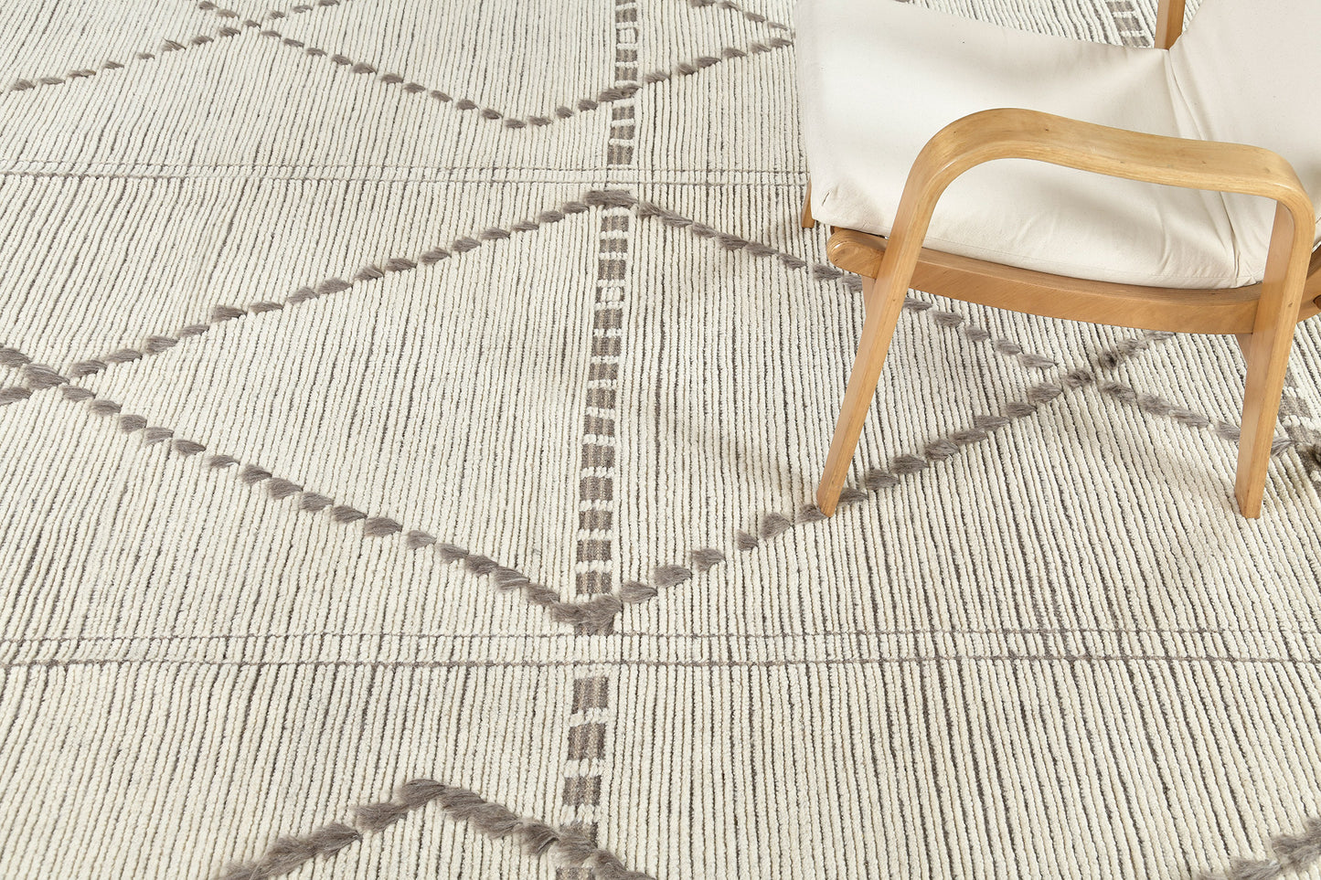 Modern Rug Image 9800 Sangiovese, Estancia Collection