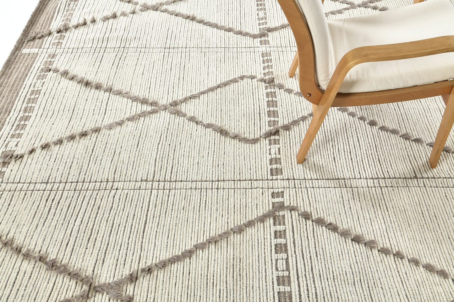 Modern Rug Image 9799 Sangiovese, Estancia Collection