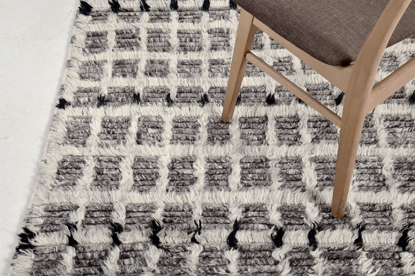 Amihan, Sahara Collection, Carbon