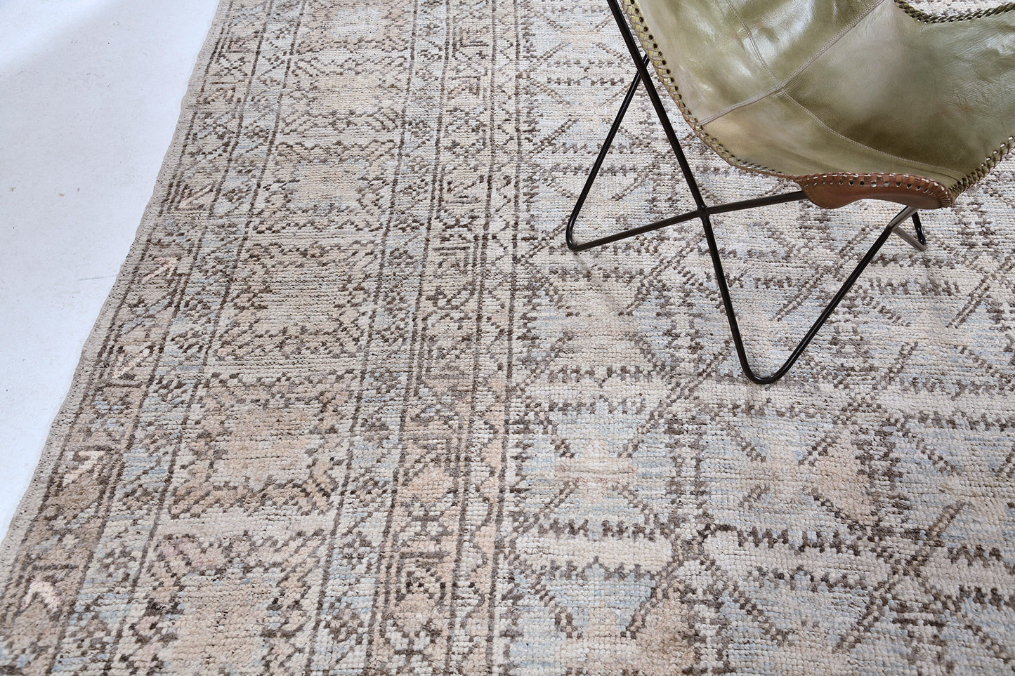 Hazar, Domicile Collection