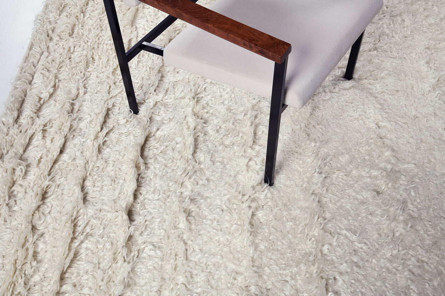 Silt Sand Pile Tulu in Ivory, Loam Collection