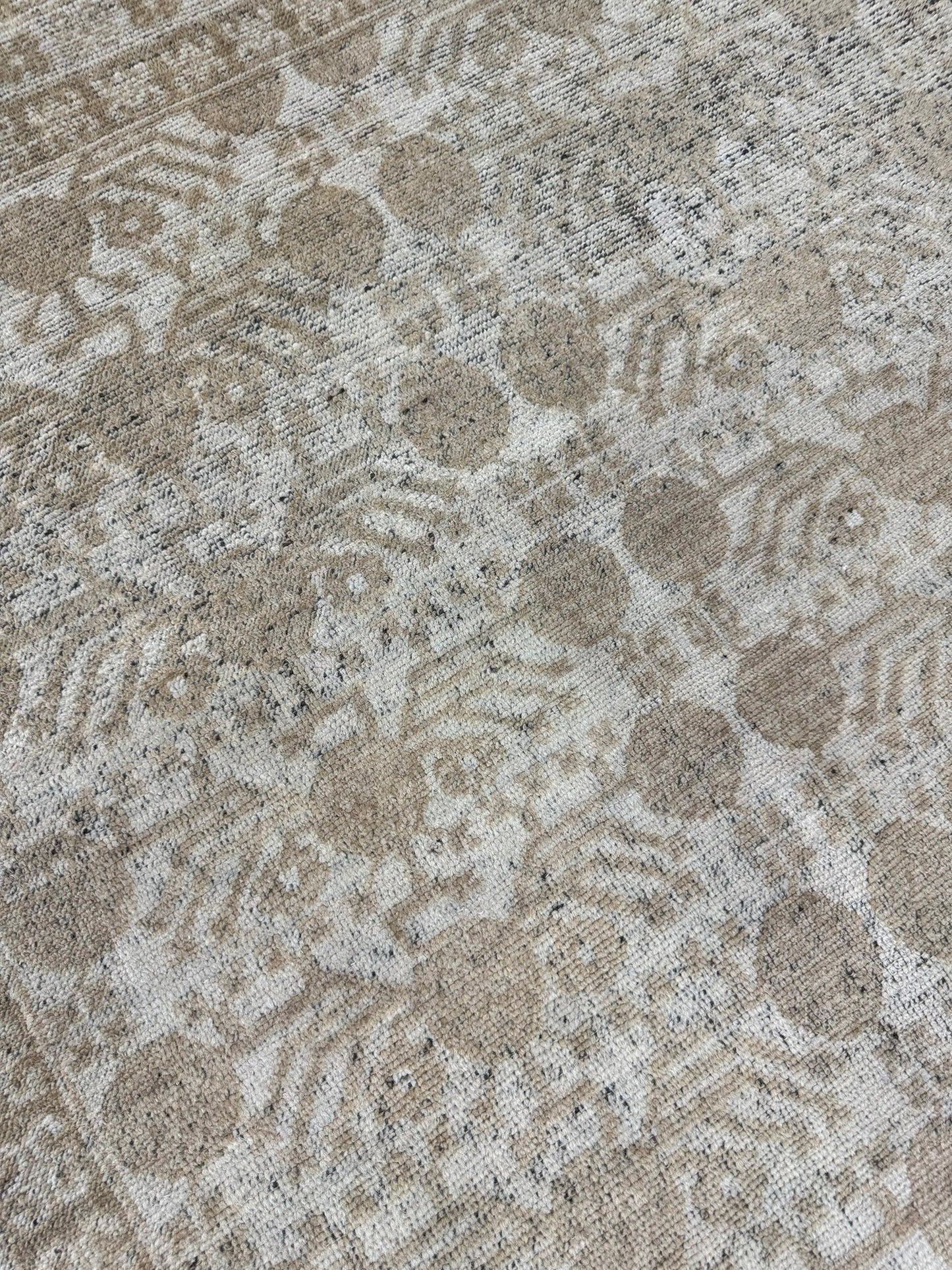 Hotan A, Domicile Collection