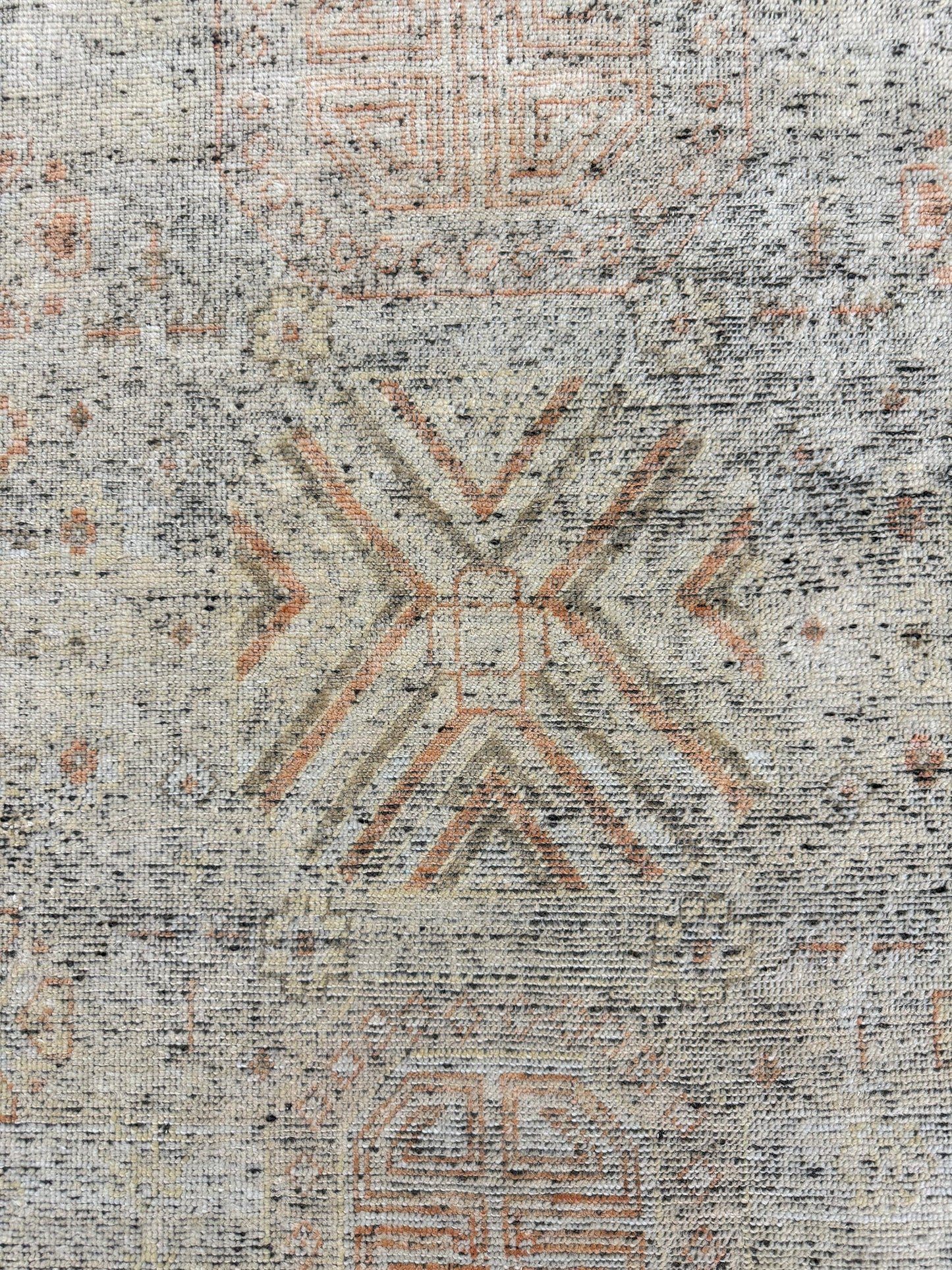 Aksu, Domicile Collection