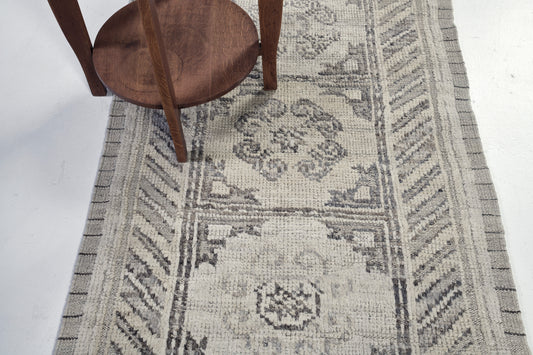 Delpzir Runner, Domicile Collection, Ivory Umbra