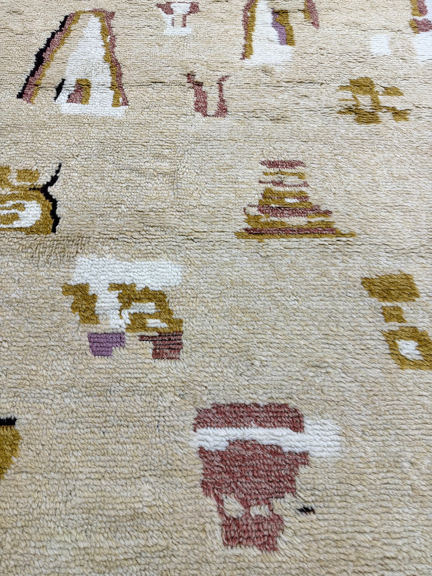 Sahale, Atlas Collection, Apricot - close-up of weave texture and pile