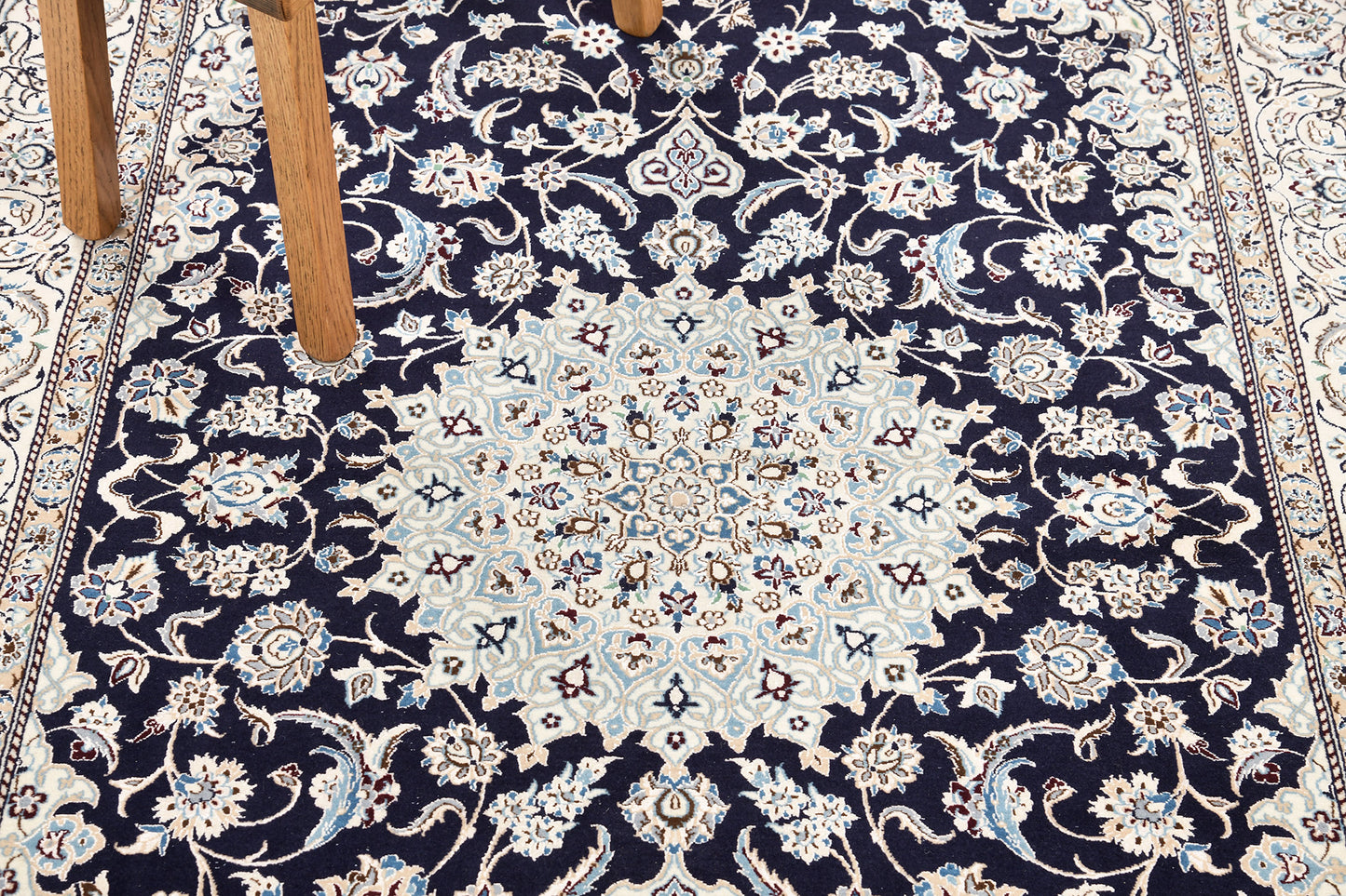 Persian Rug 4040 Vintage Persian Nain 53725