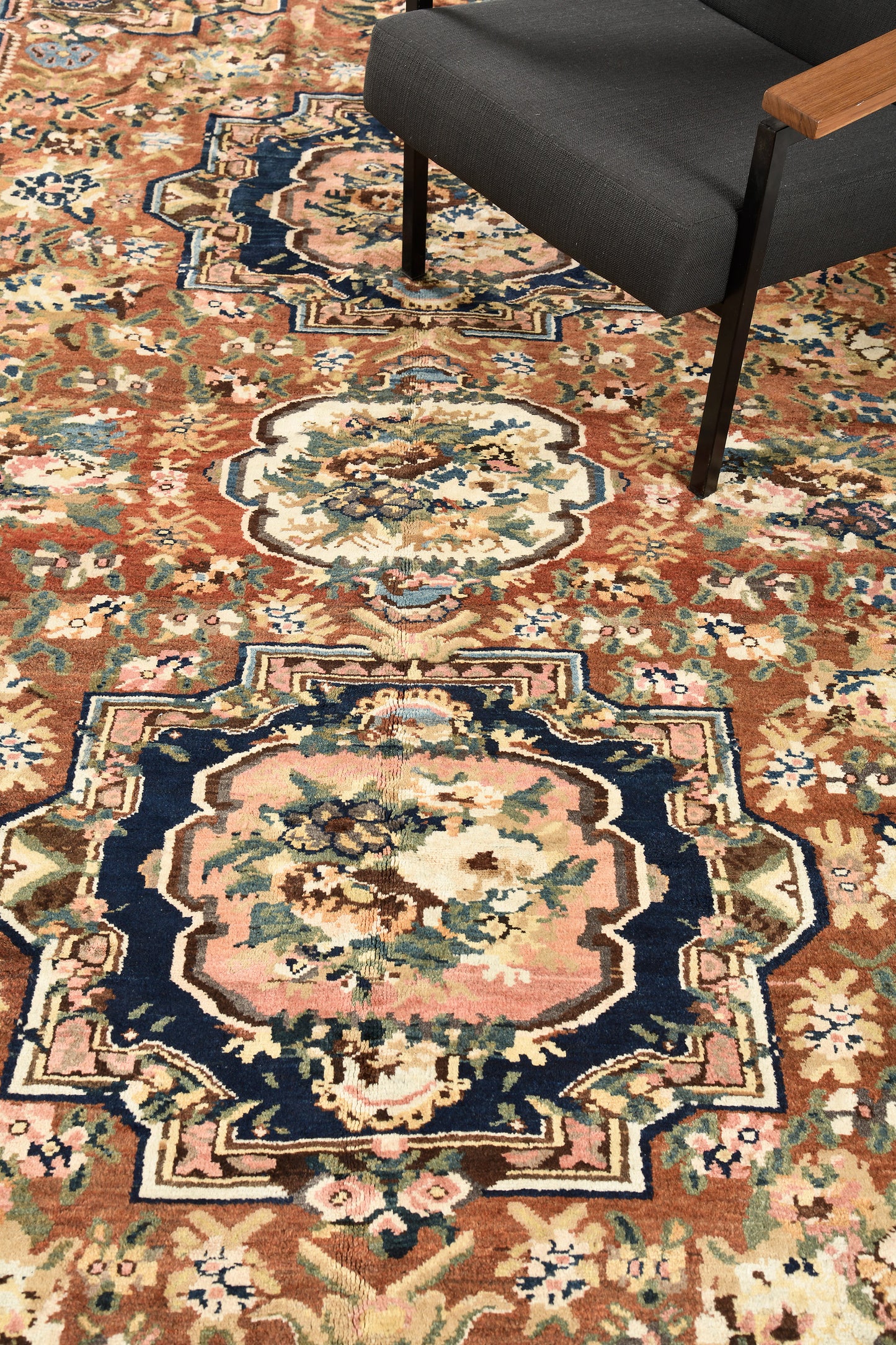 Antique Persian Bakhtiari Rug Floral Design 57529