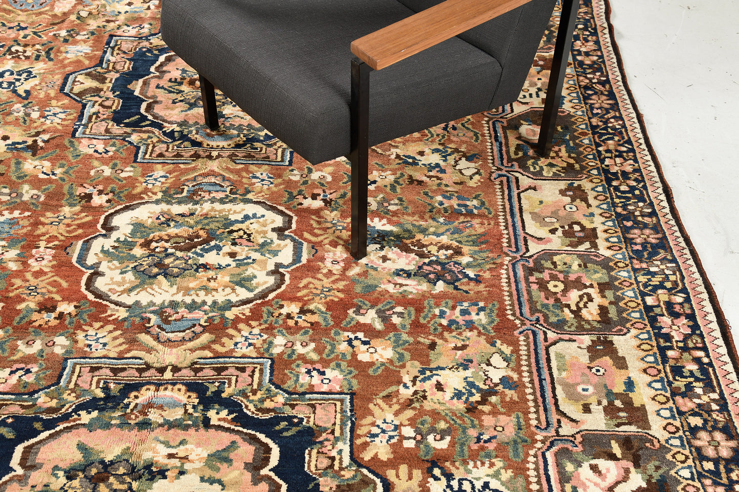Antique Persian Bakhtiari Rug Floral Design 57529