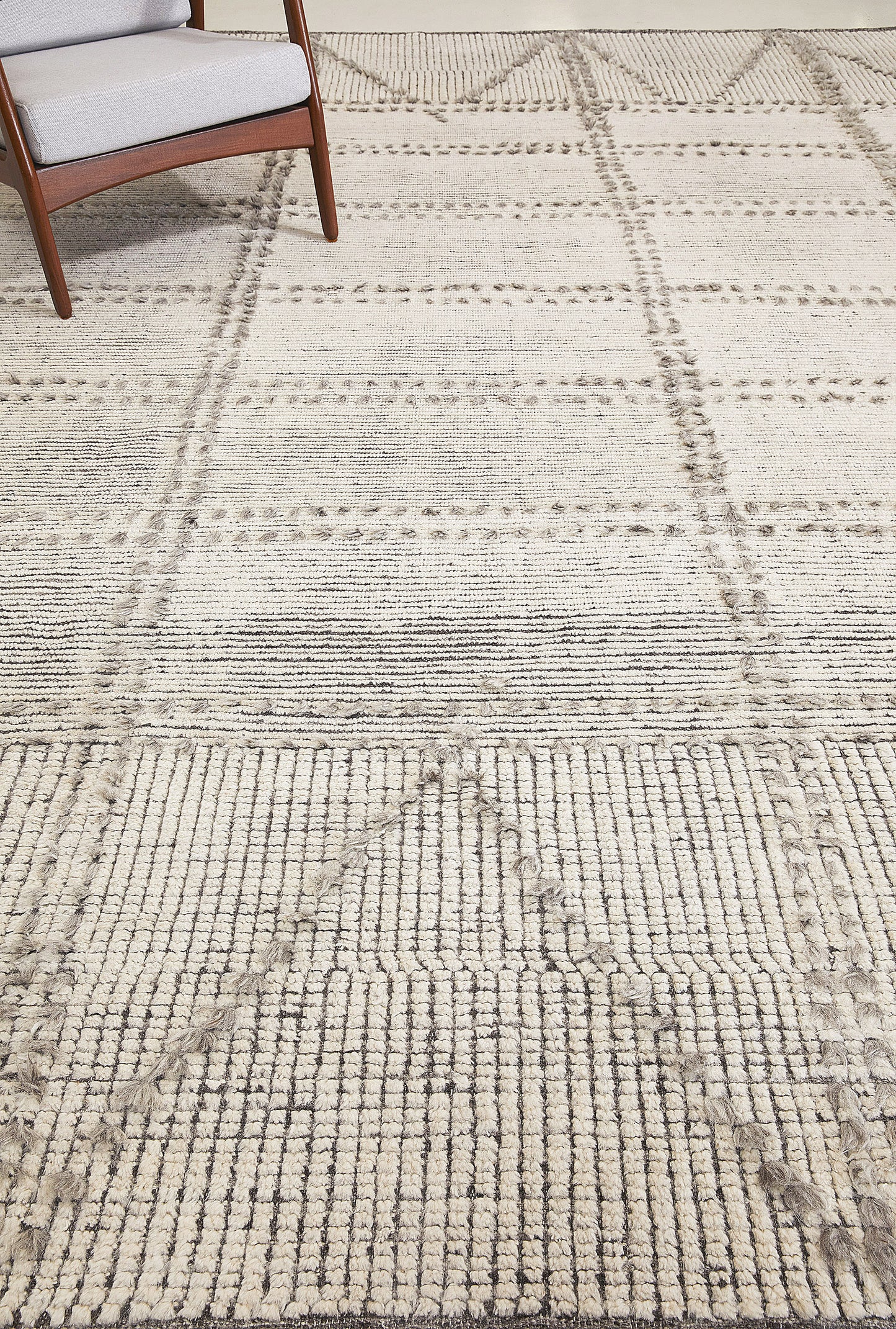 Modern Rug Image 12236 Valdepena, Estancia Collection