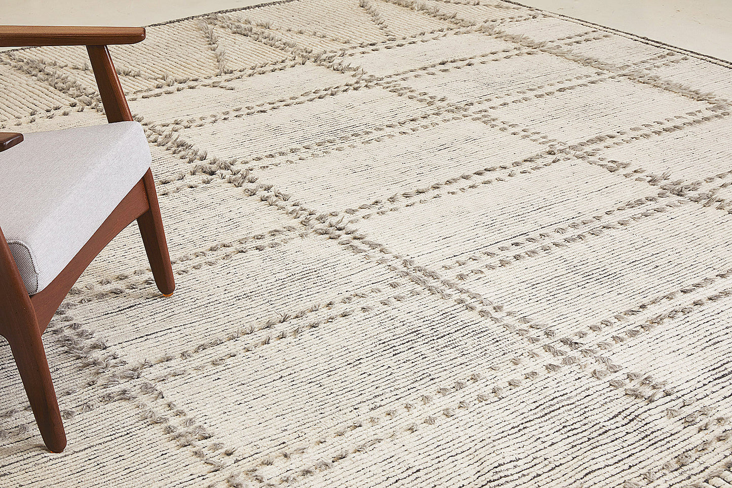 Modern Rug Image 12234 Valdepena, Estancia Collection