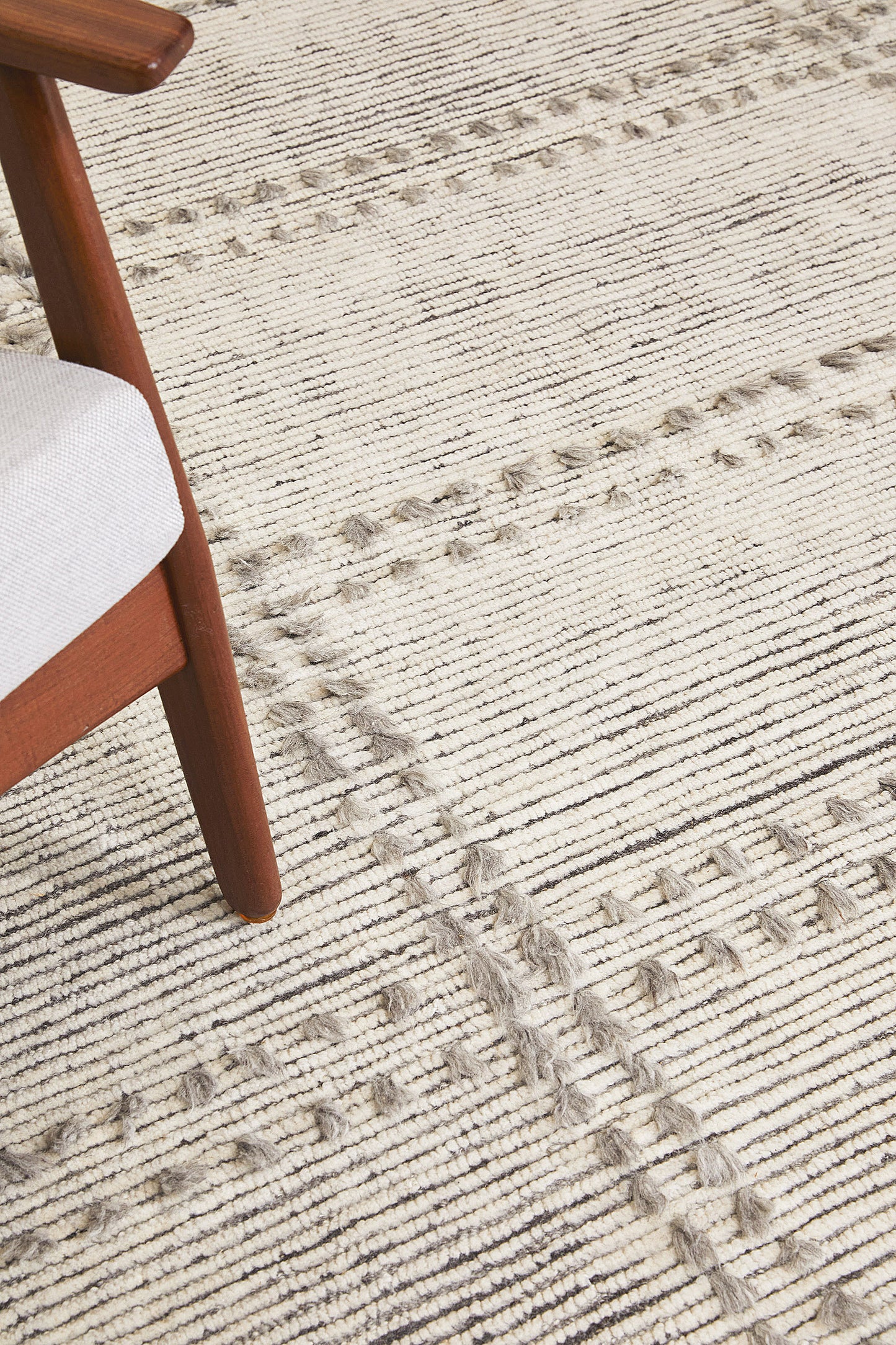 Modern Rug Image 12232 Valdepena, Estancia Collection