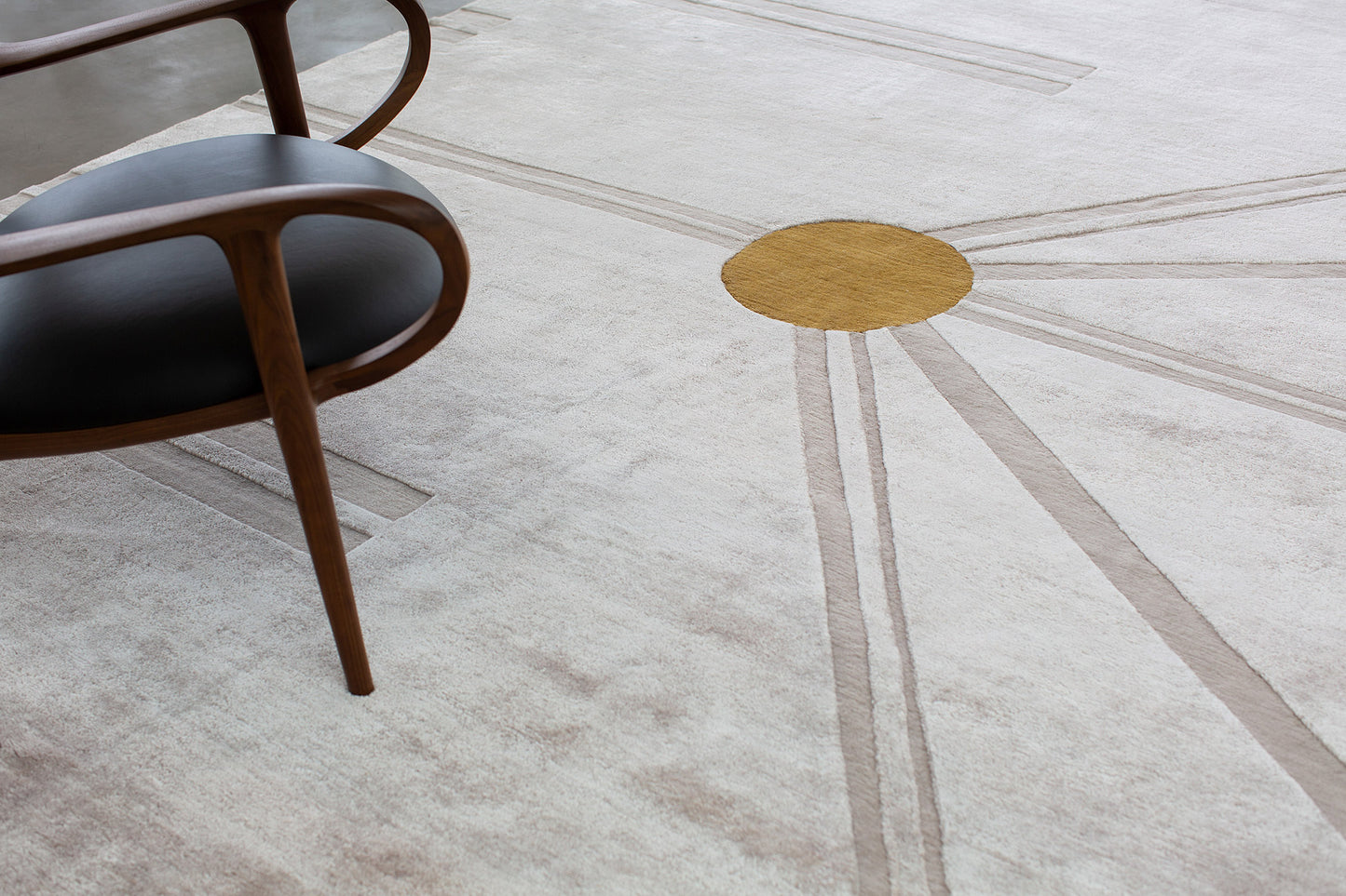 Modern Rug Image 9140 Paris by César Giraldo