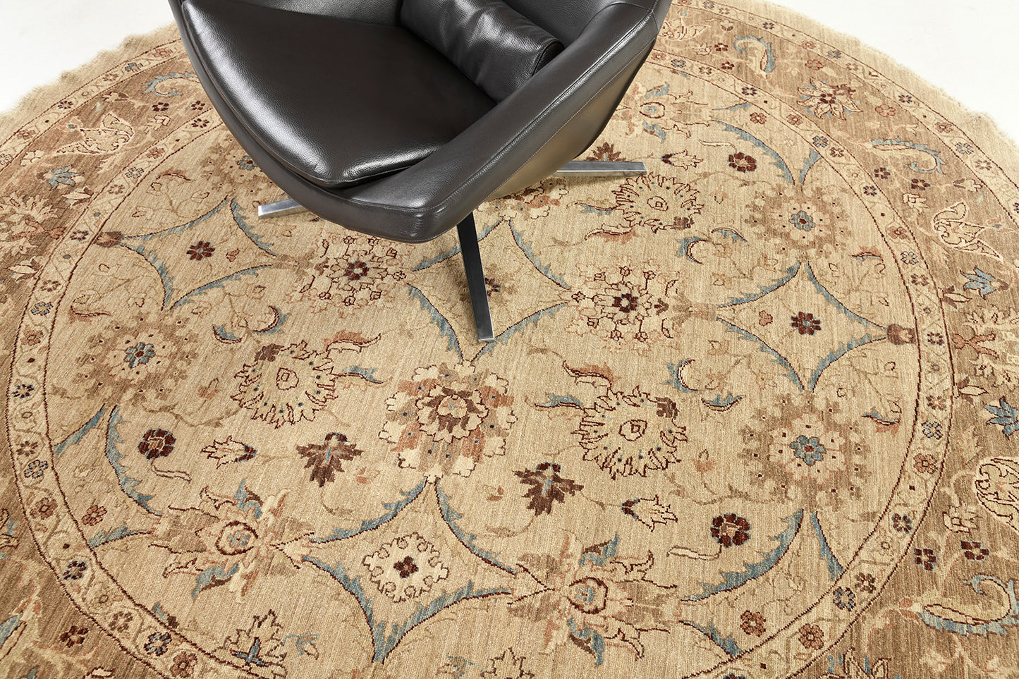 Natural Dye Sultanabad Revival Round Rug