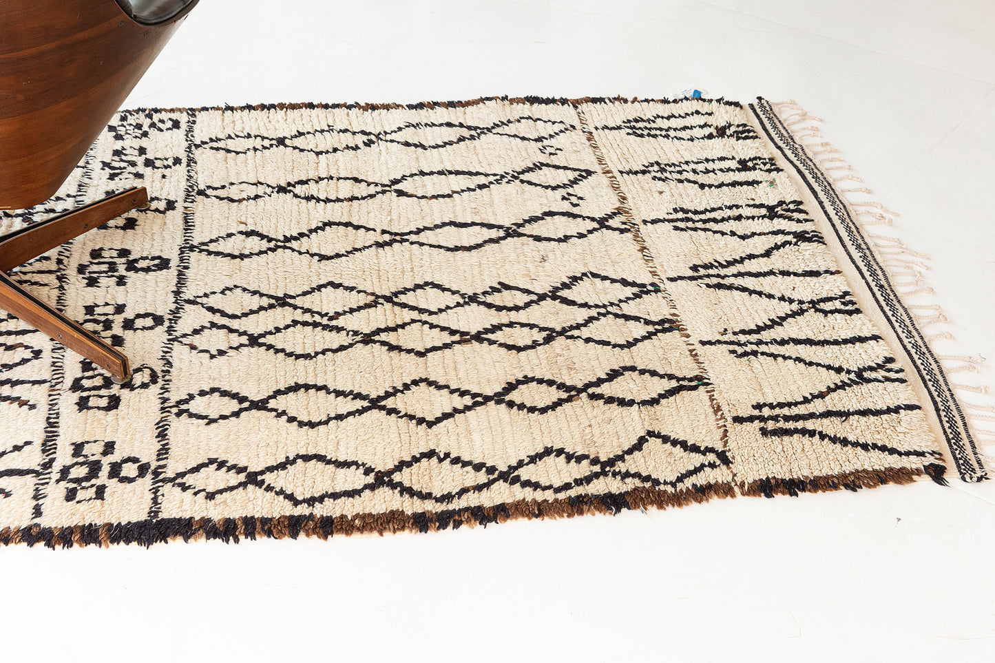Modern Rug Image 13583 Vintage Moroccan Rug Azilal Tribe Atlas Collection