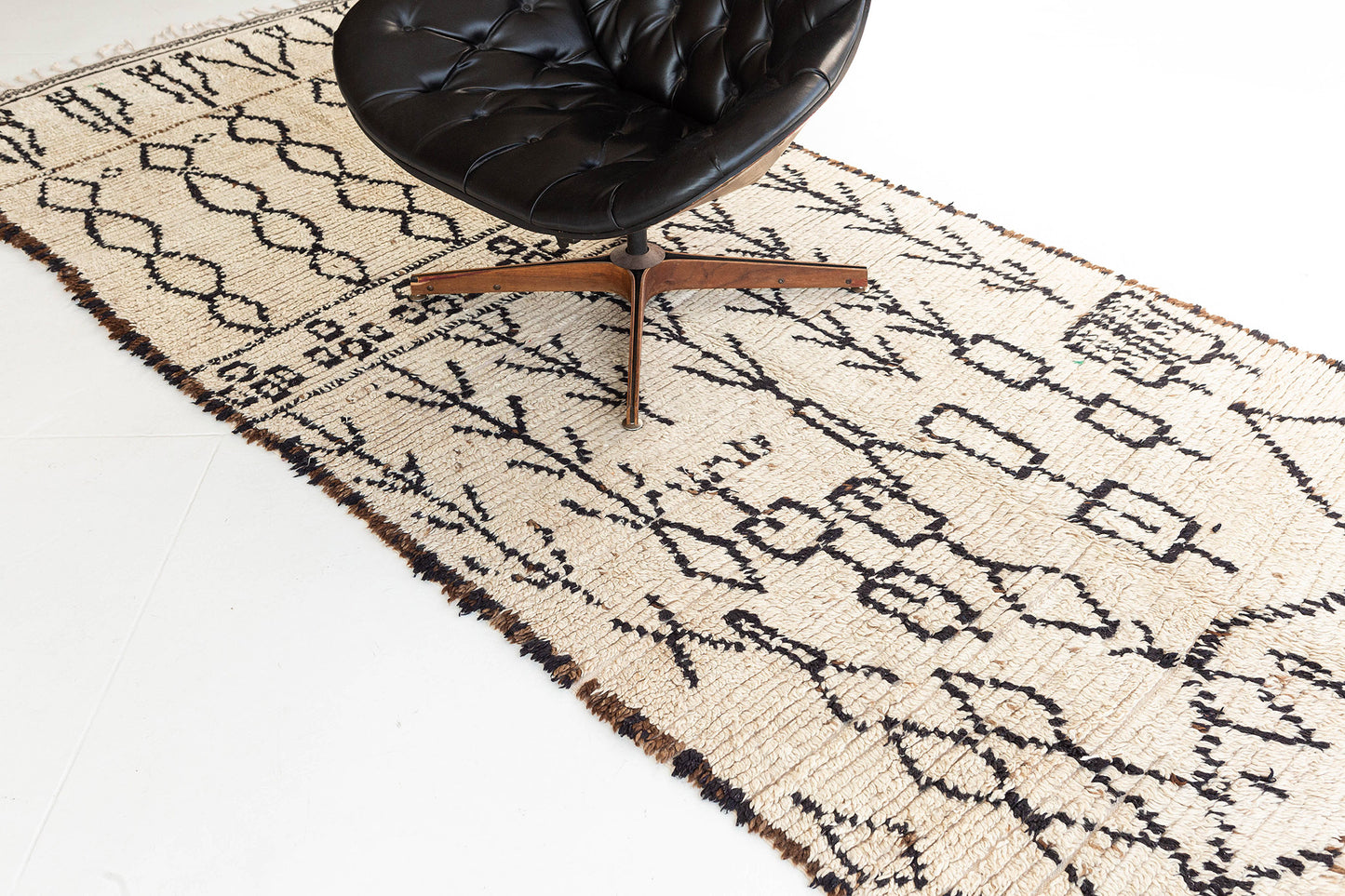 Modern Rug Image 13584 Vintage Moroccan Rug Azilal Tribe Atlas Collection