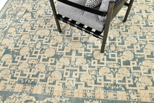 Vintage Style Arts and Crafts Design Rug