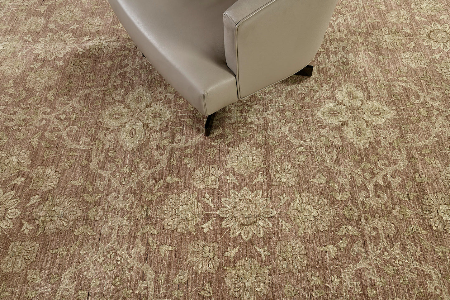 Natural Dye Transitional Rug Design D5257 Divine