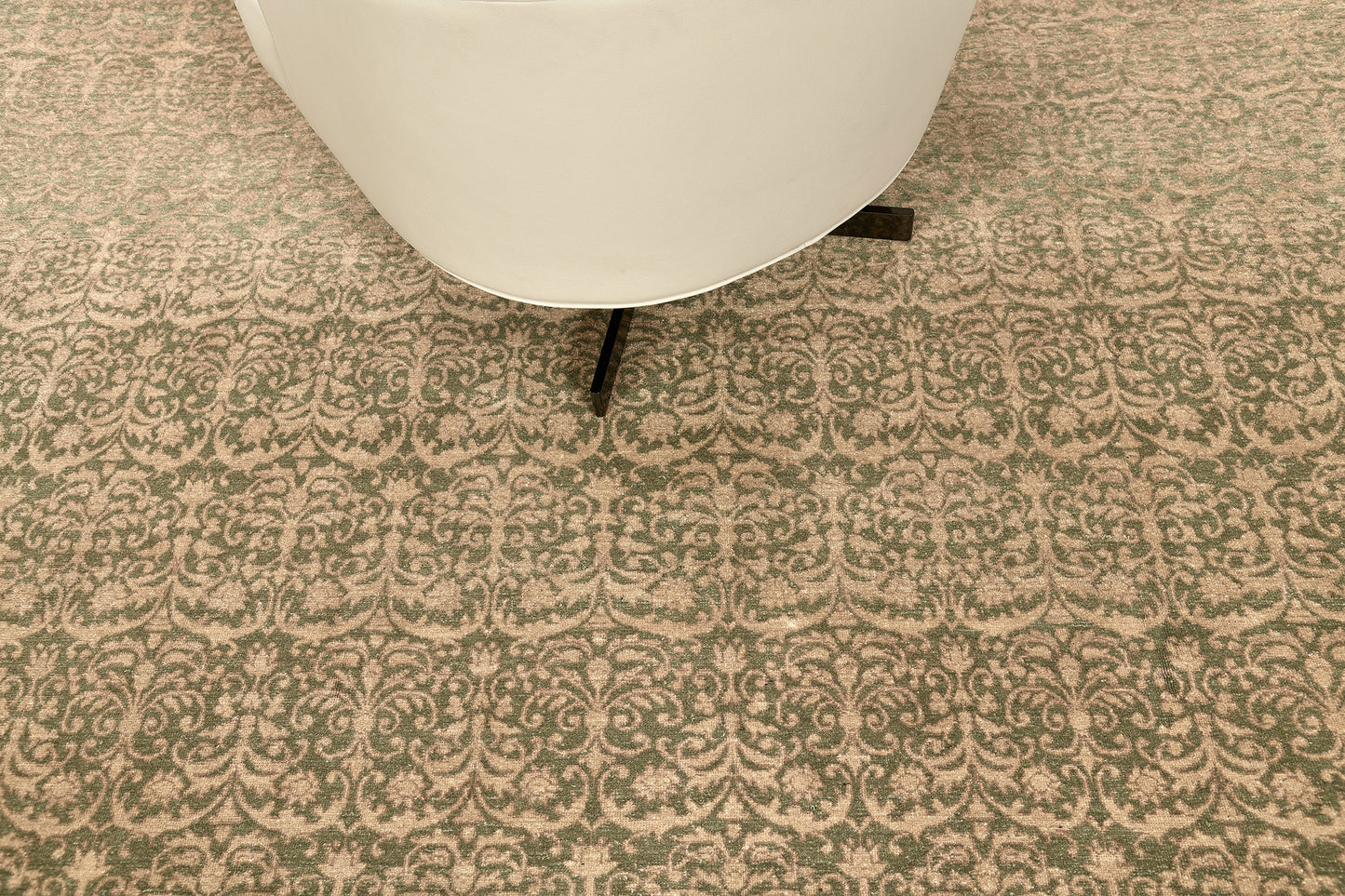 Natural Dye Transitional Rug Design Bliss Collection