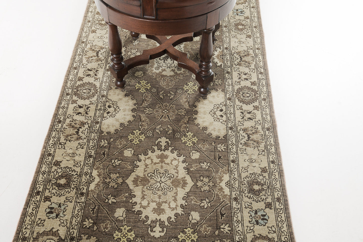 Vintage Style Mahal Design Rapture Runner D5137