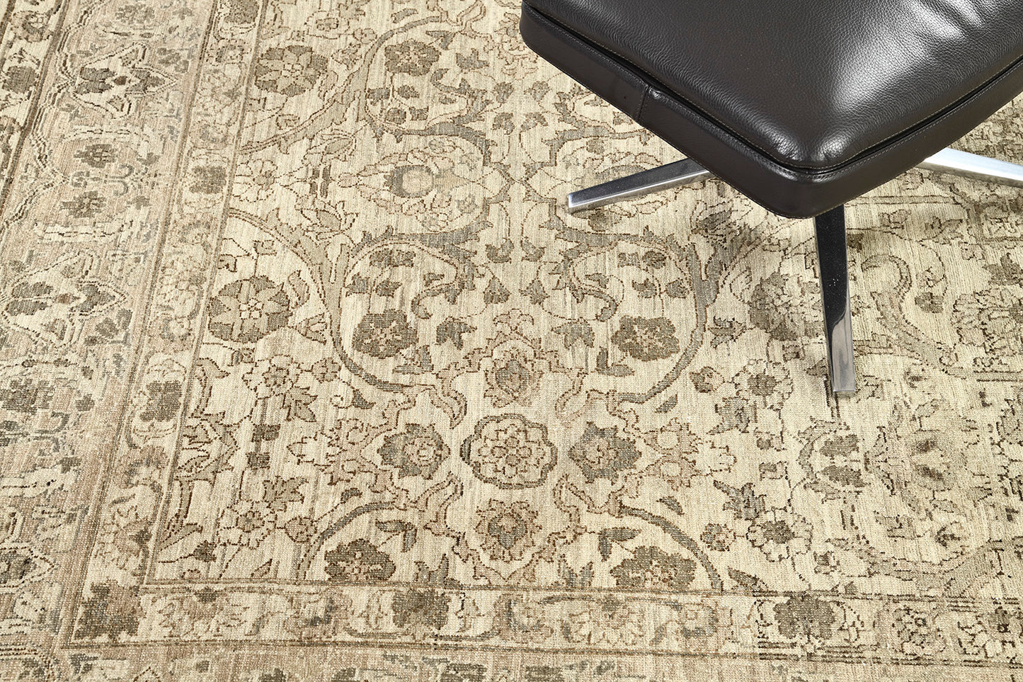 Vintage Style Tabriz Hadji Jallili Rug