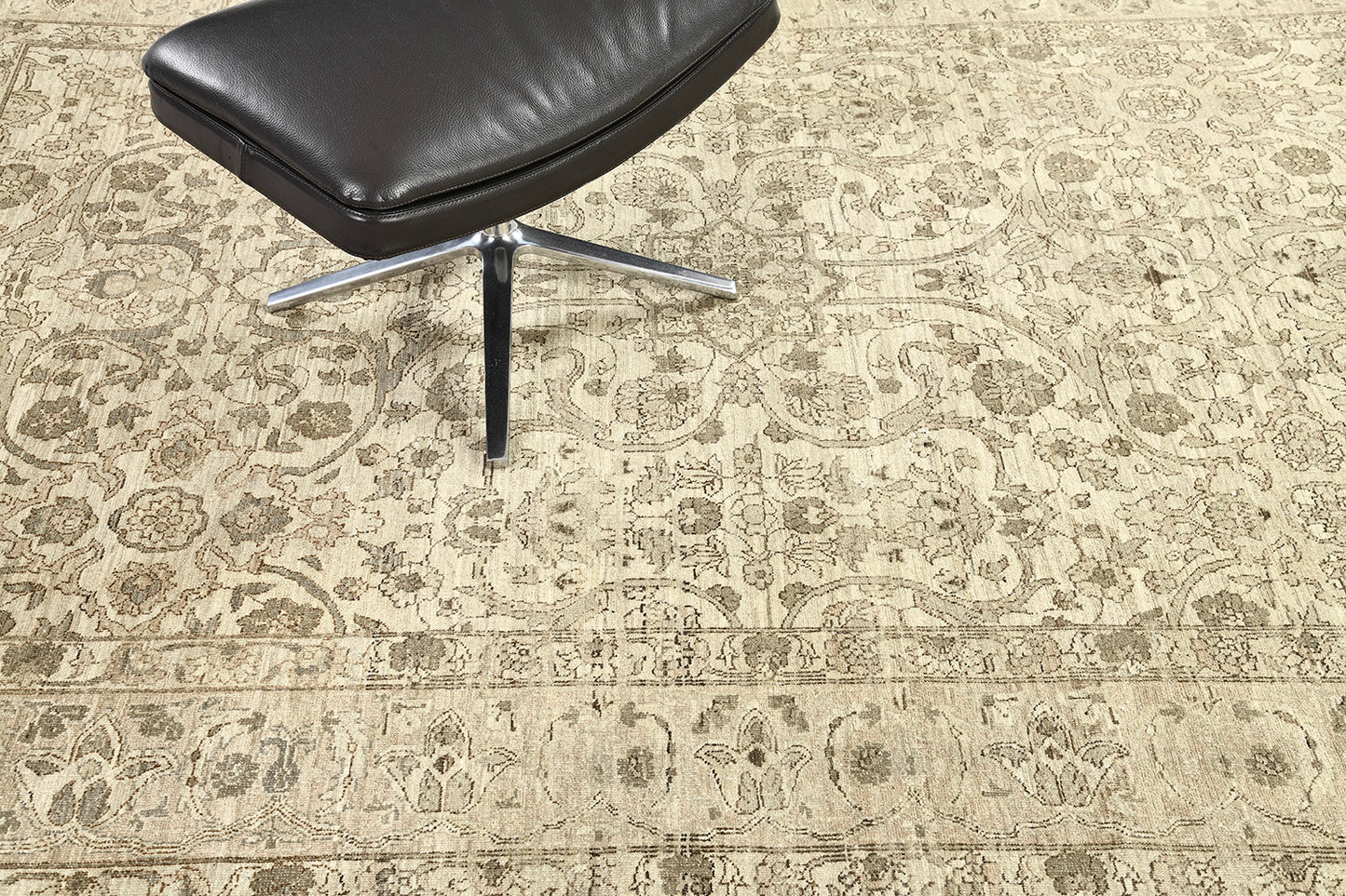 Vintage Style Tabriz Hadji Jallili Rug