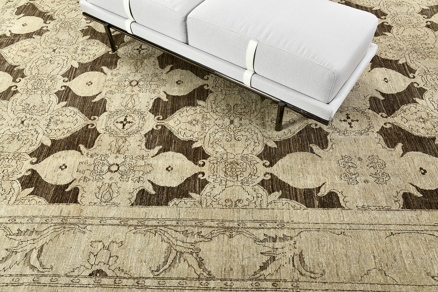 Vintage Style Arts and Crafts Design Rug