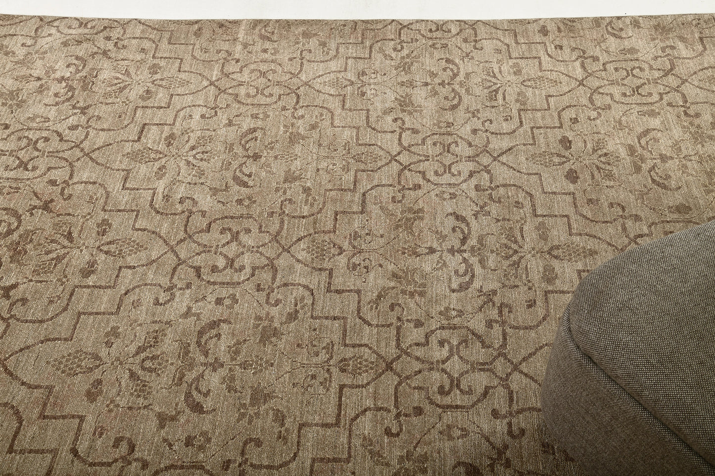 Natural Dye Transitional Design Rug D5159 Divine